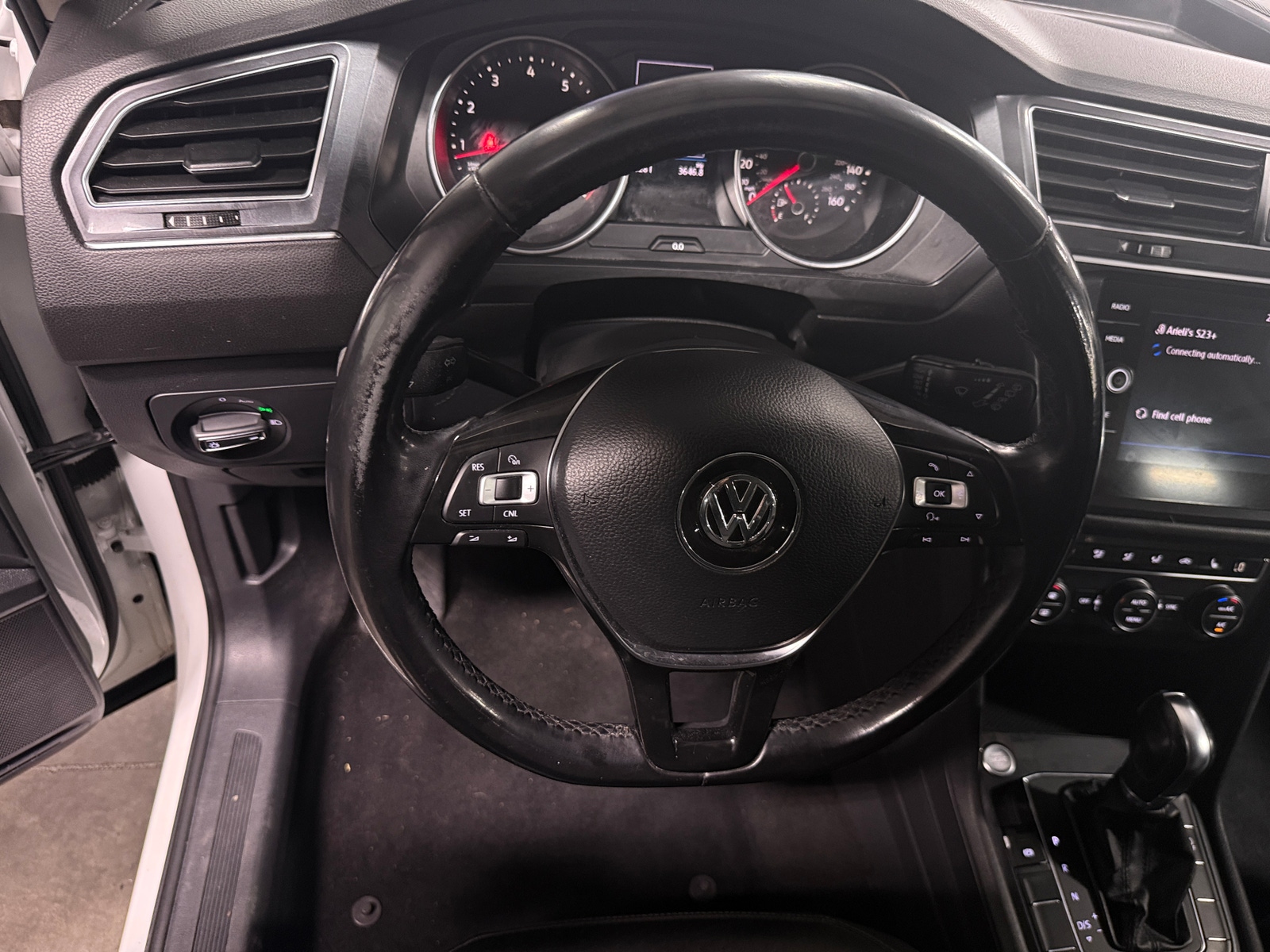 Thumbnail: 2018 Volkswagen Tiguan - 4