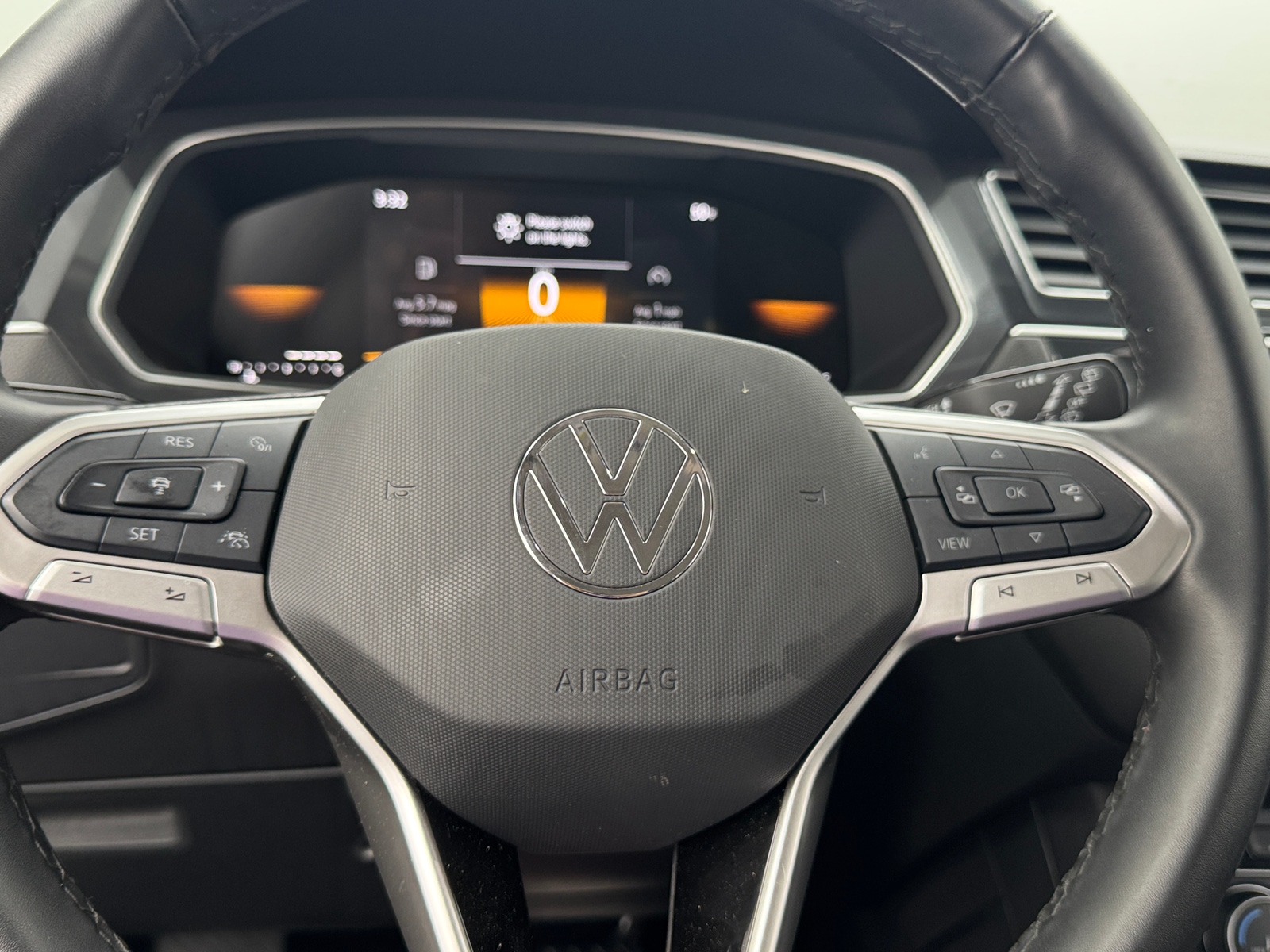 Thumbnail: 2024 Volkswagen Tiguan - 4