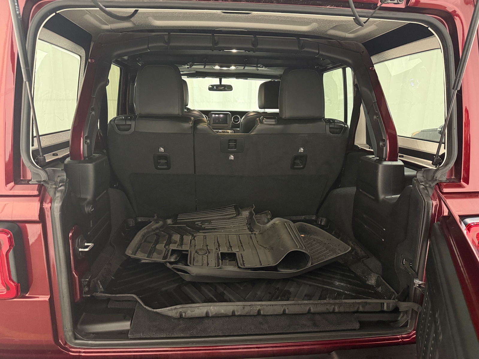 Thumbnail: 2021 Jeep Wrangler - 6