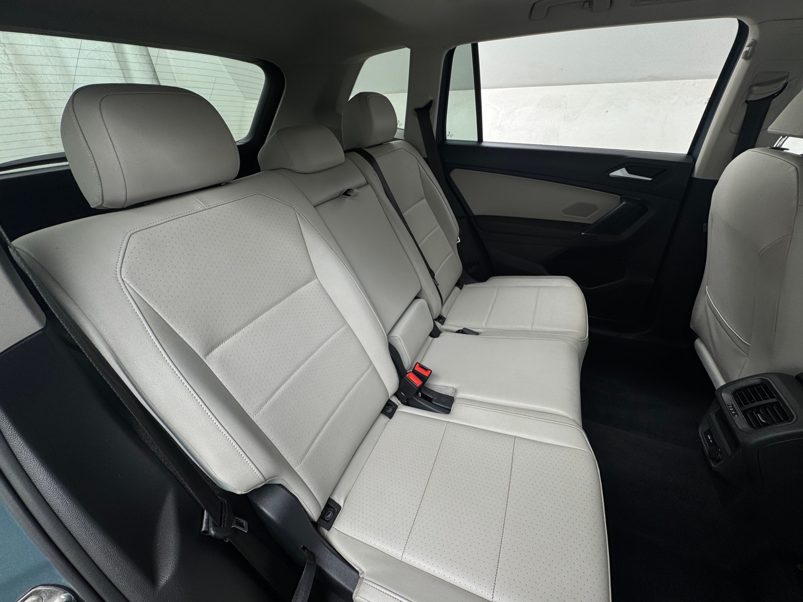 Thumbnail: 2020 Volkswagen Tiguan - 5