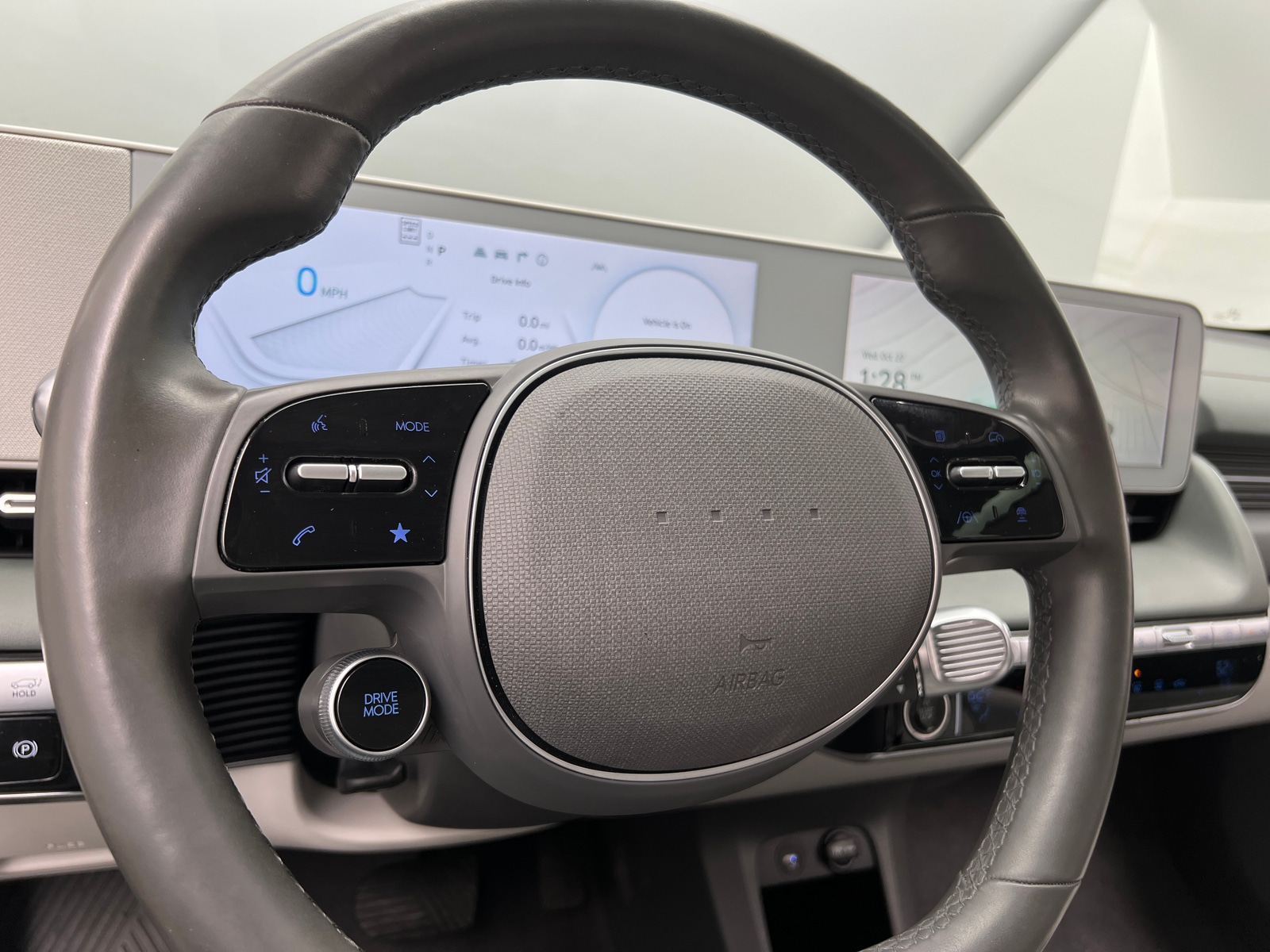 Thumbnail: 2022 Hyundai Ioniq 5 - 4