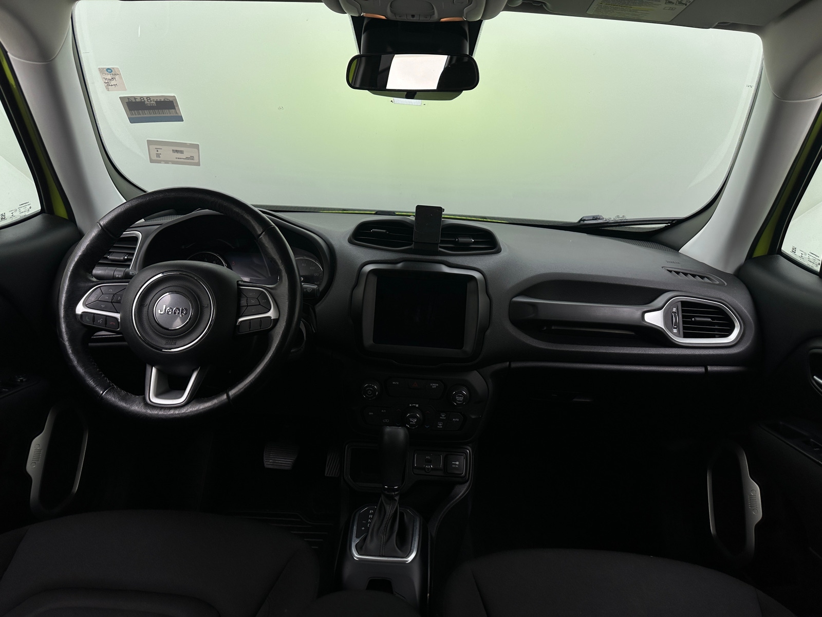 Thumbnail: 2018 Jeep Renegade - 3