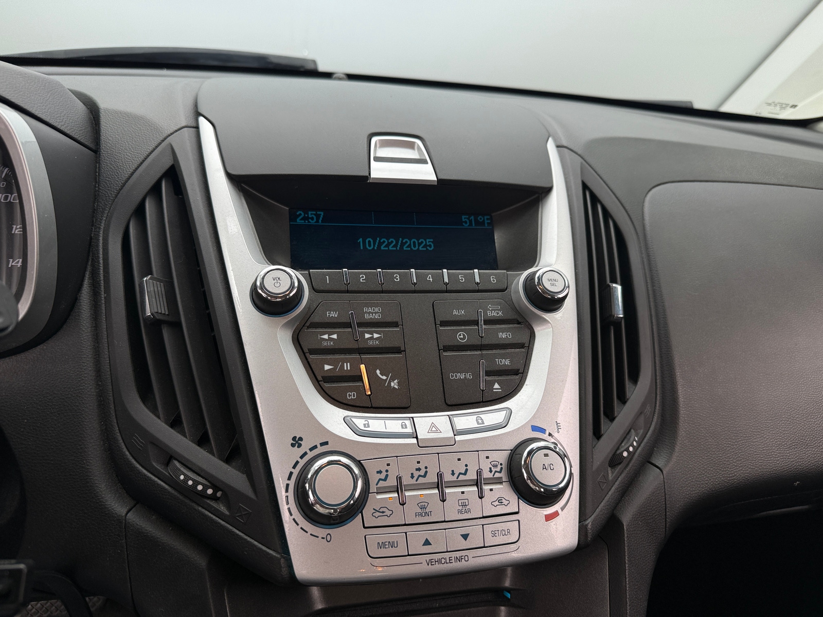 Thumbnail: 2014 Chevrolet Equinox - 4
