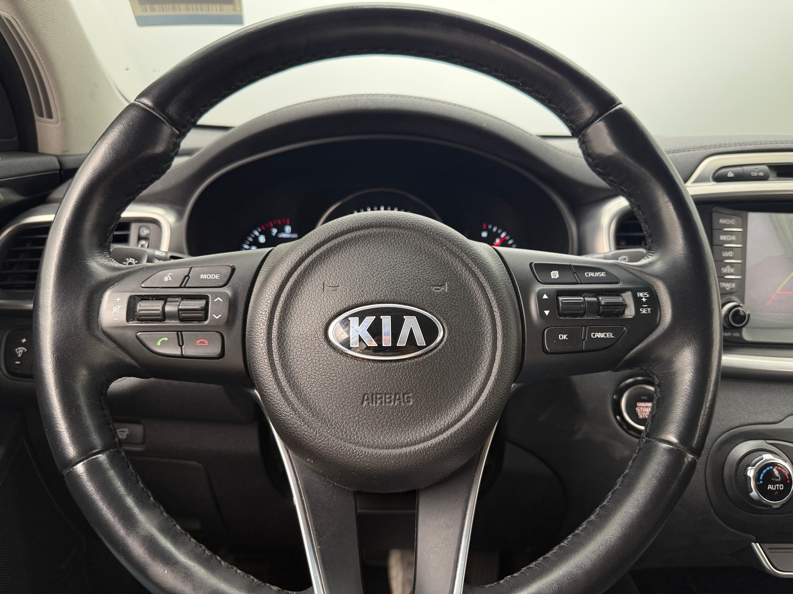 Thumbnail: 2016 Kia Sorento - 4