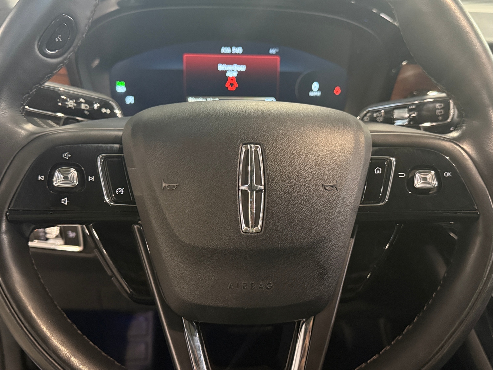 Thumbnail: 2022 Lincoln Corsair - 4