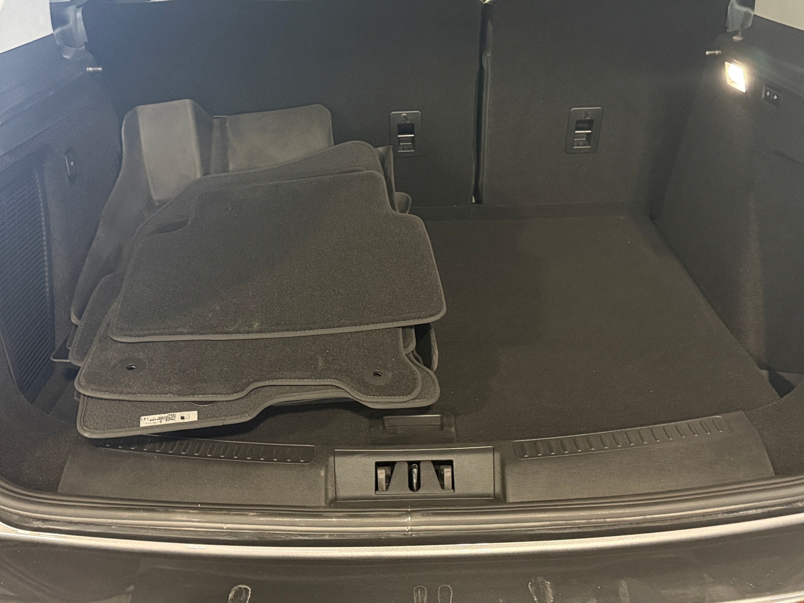 Thumbnail: 2022 Lincoln Corsair - 6