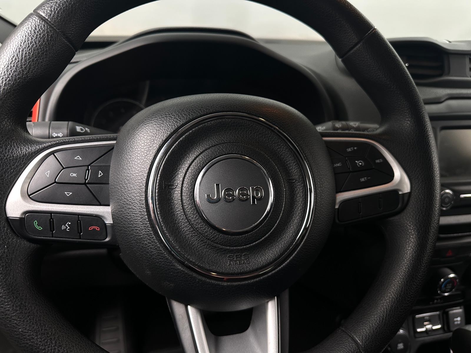 Thumbnail: 2018 Jeep Renegade - 5