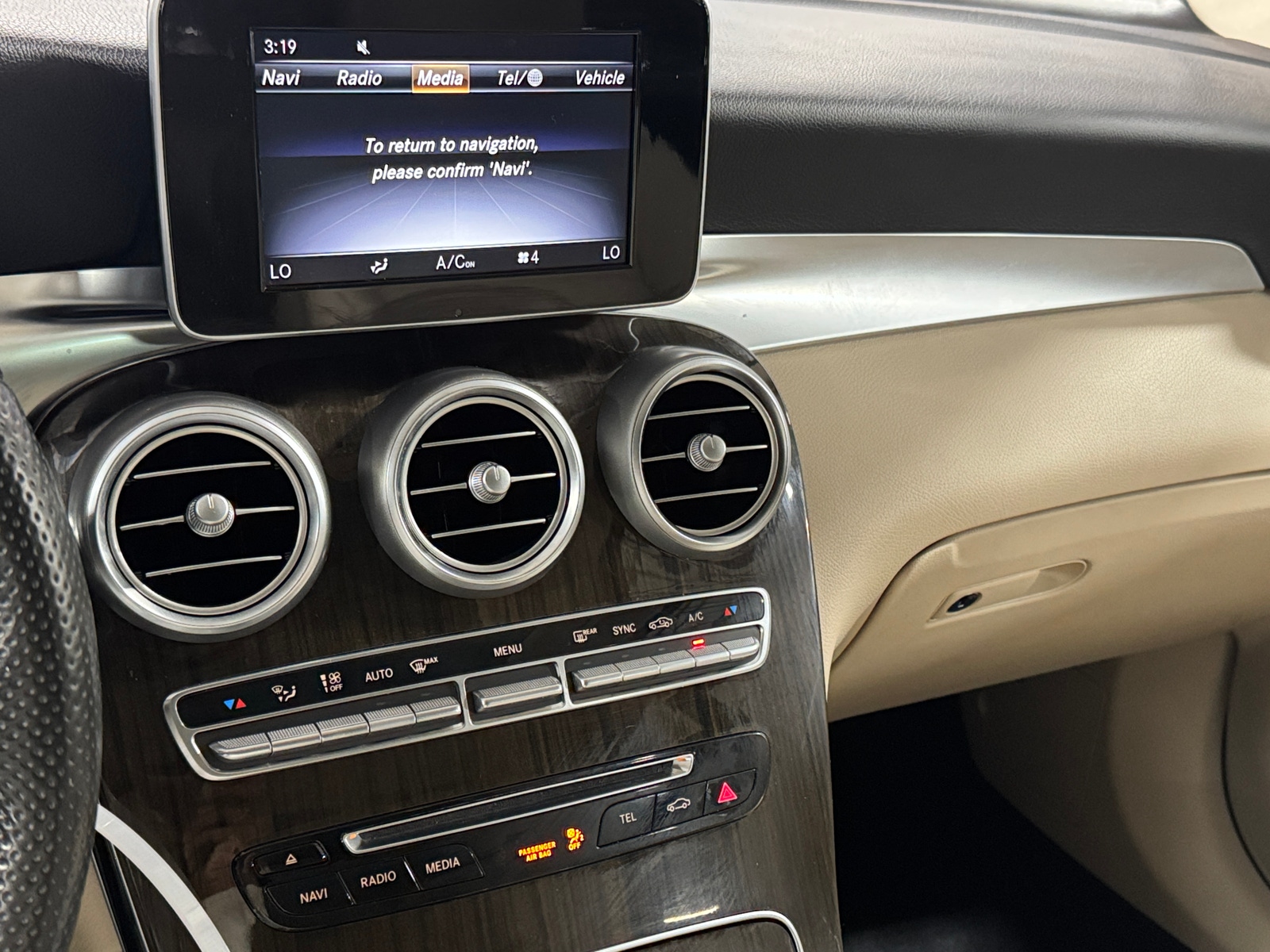 Thumbnail: 2018 Mercedes-Benz GLC - 3