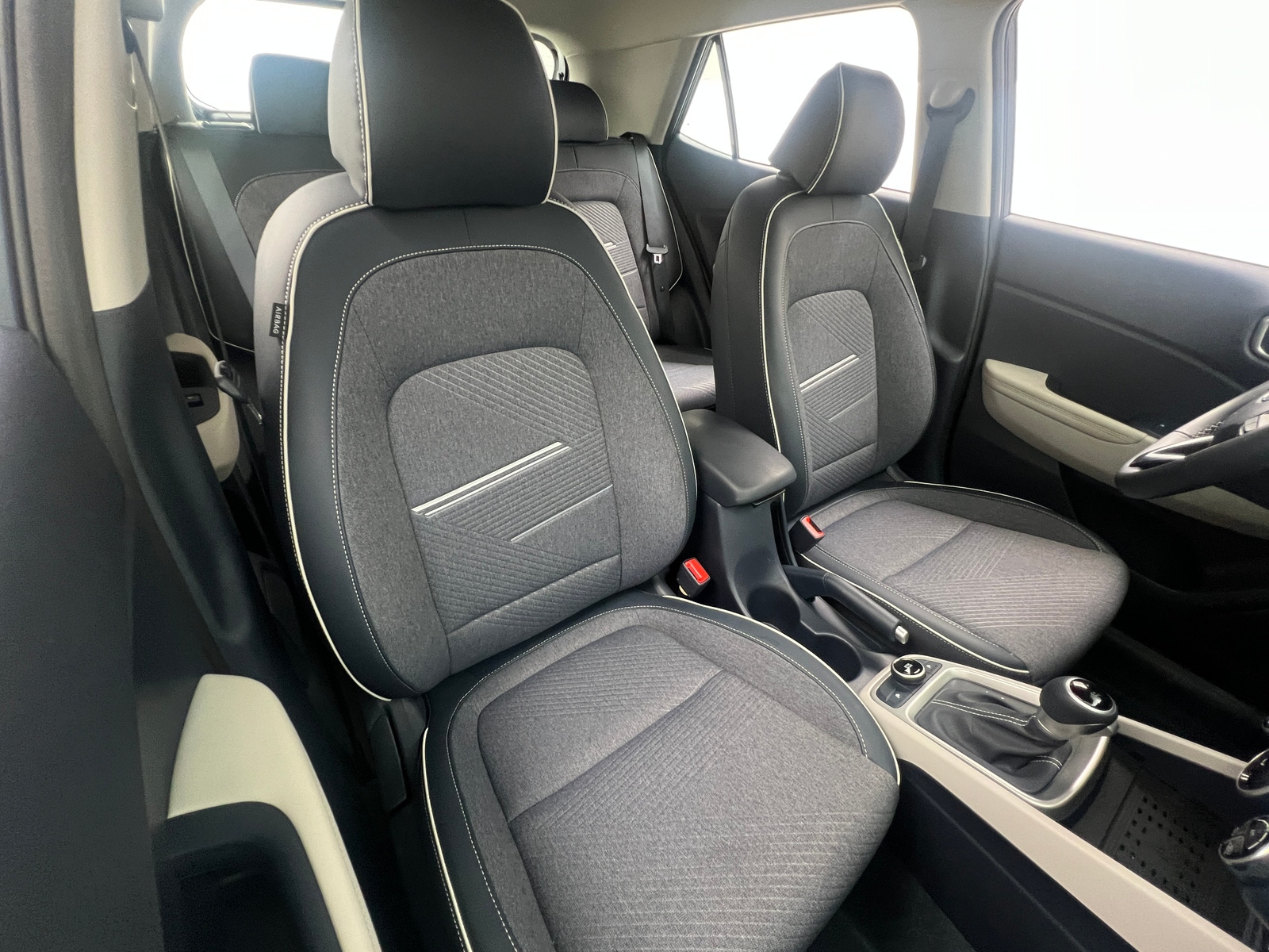 Thumbnail: 2025 Hyundai Venue - 2