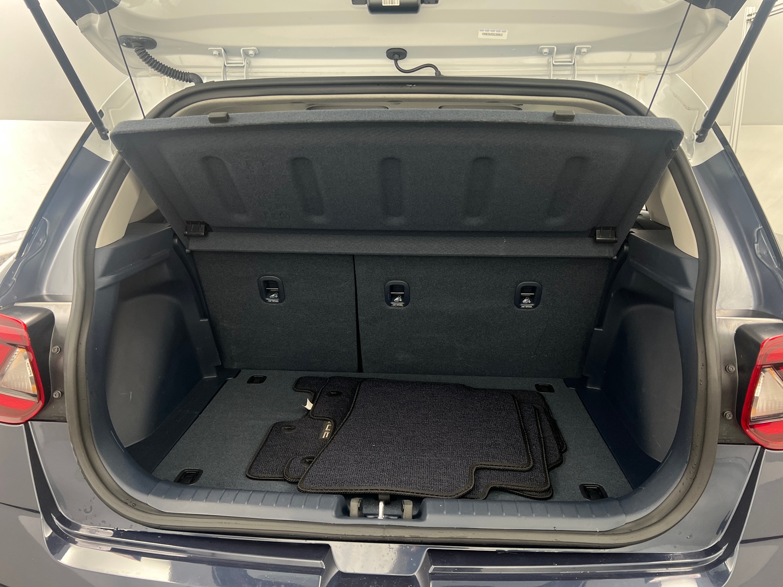 Thumbnail: 2025 Hyundai Venue - 7