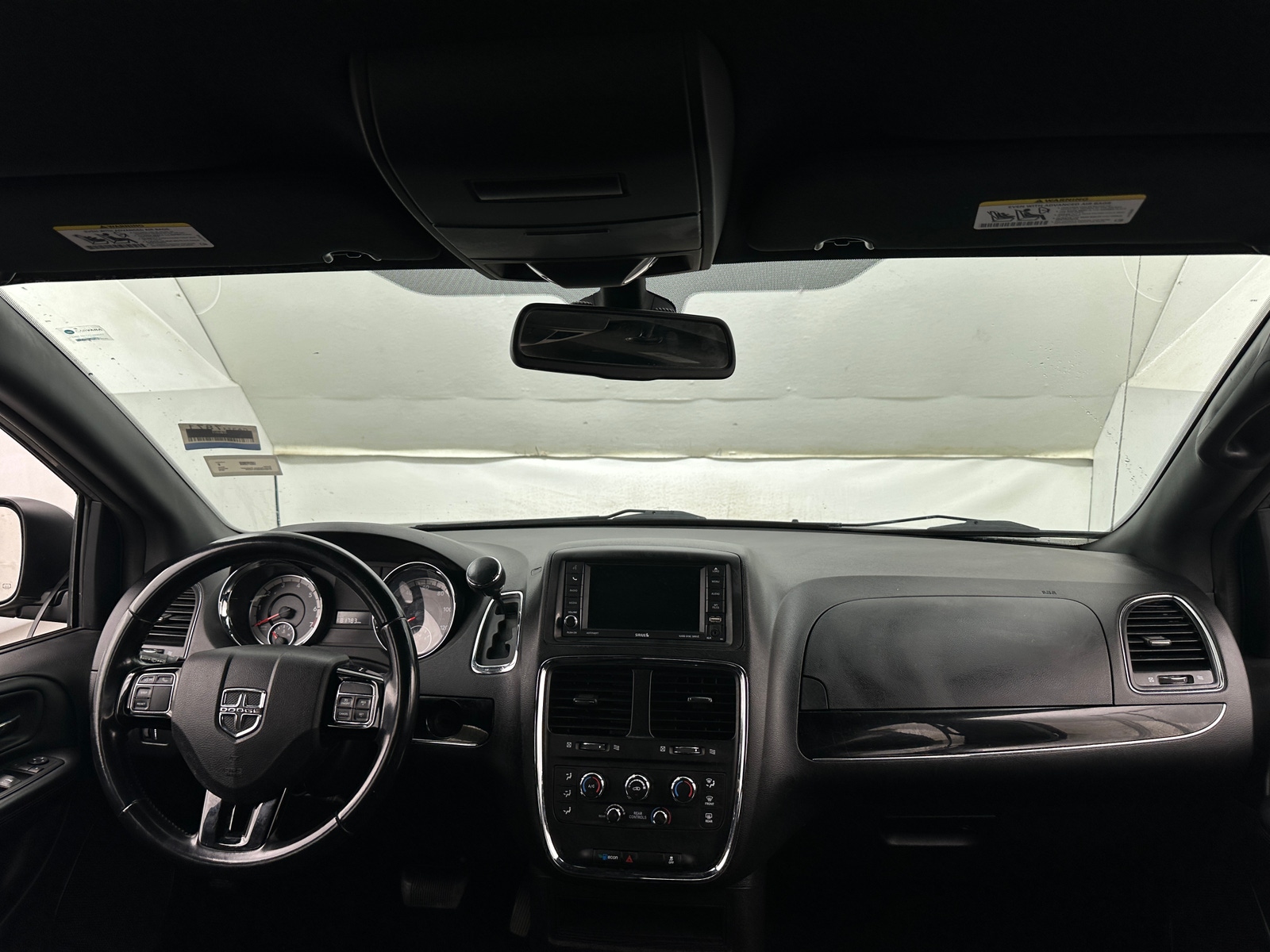 Thumbnail: 2019 Dodge Grand Caravan - 3