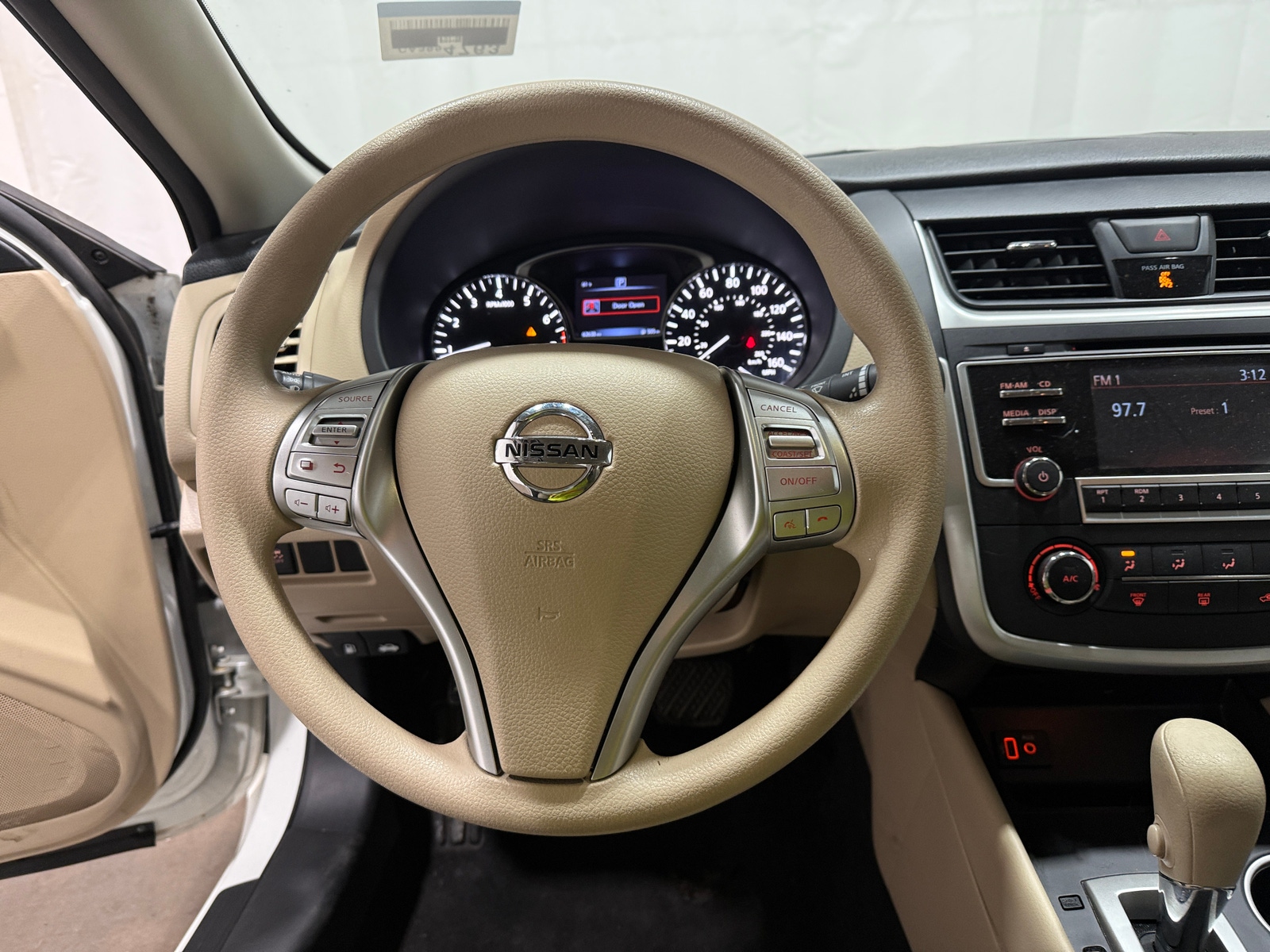 Thumbnail: 2017 Nissan Altima - 5
