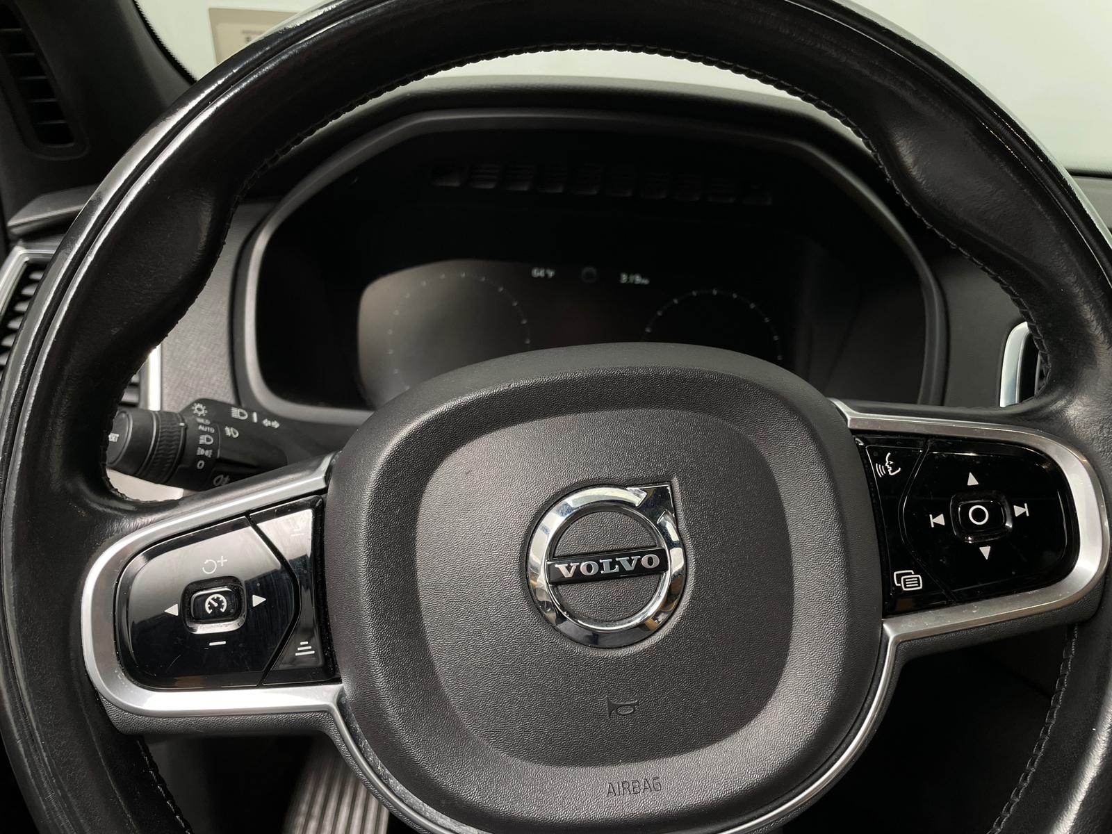 Thumbnail: 2018 Volvo XC90 - 4