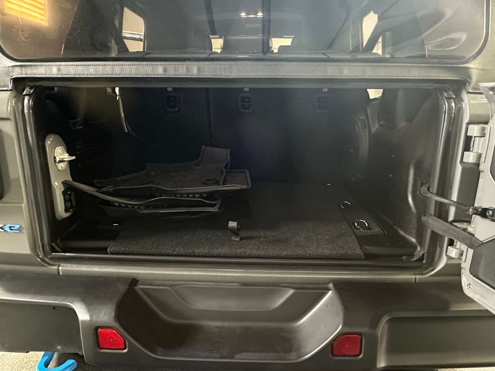 Thumbnail: 2022 Jeep Wrangler - 6