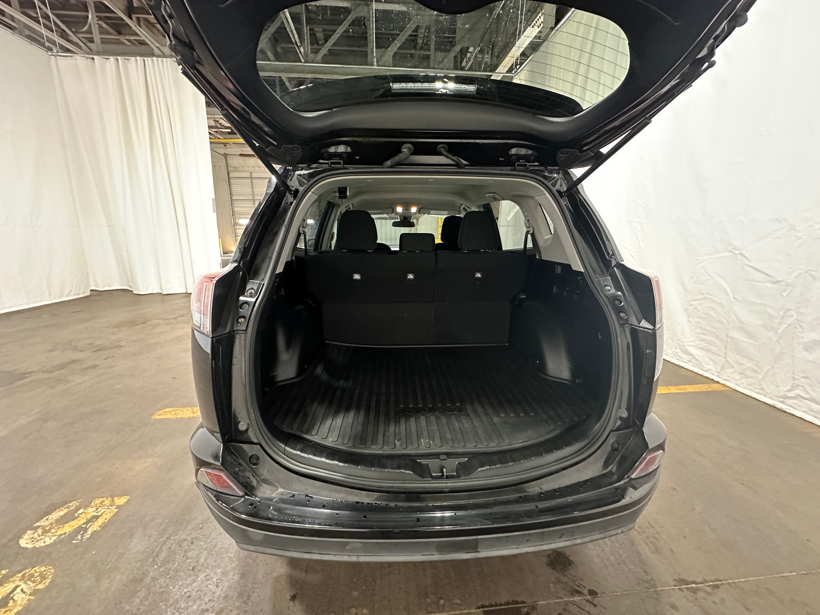 Thumbnail: 2018 Toyota RAV4 - 7
