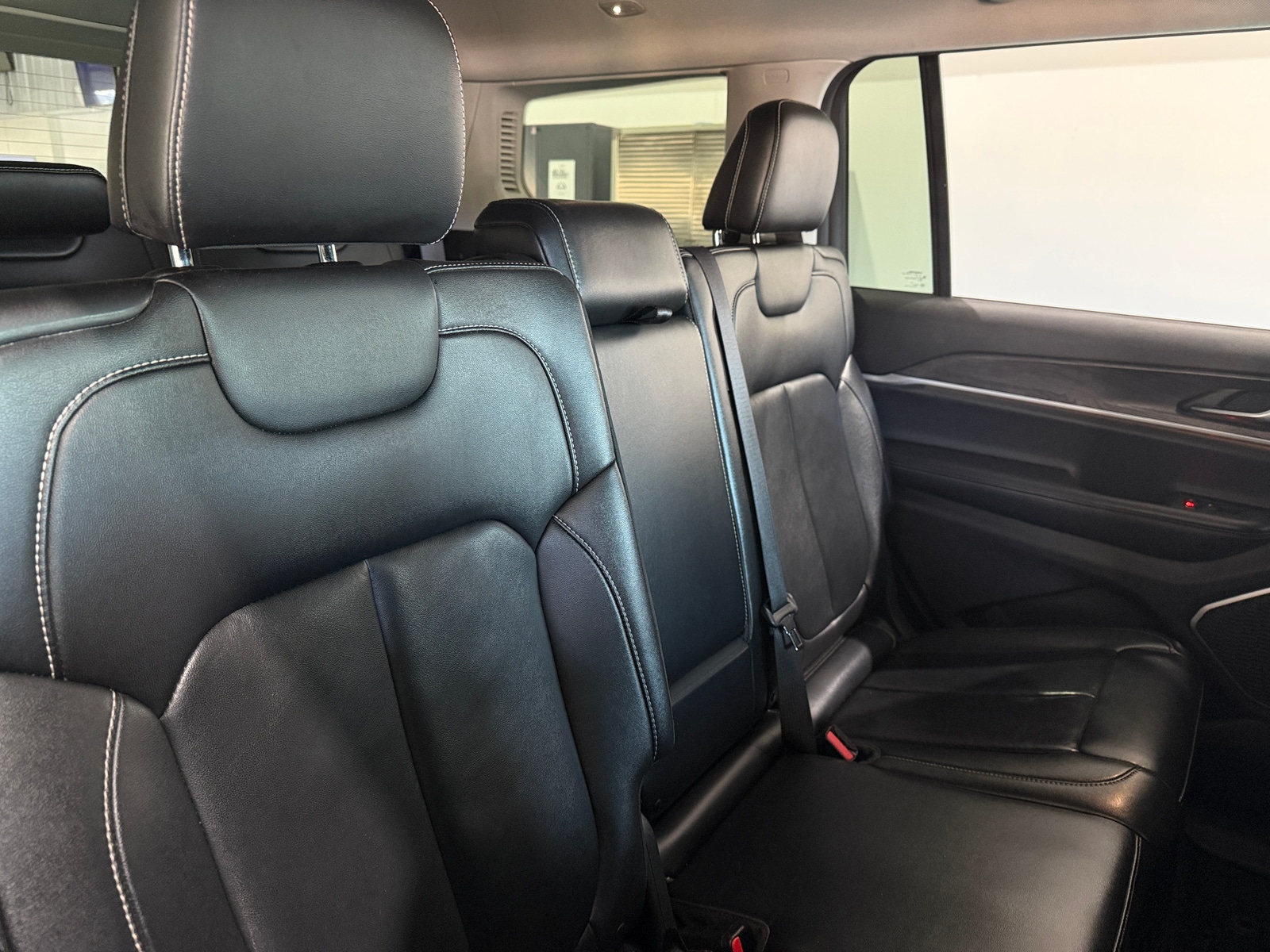 Thumbnail: 2022 Jeep Grand Cherokee L - 5