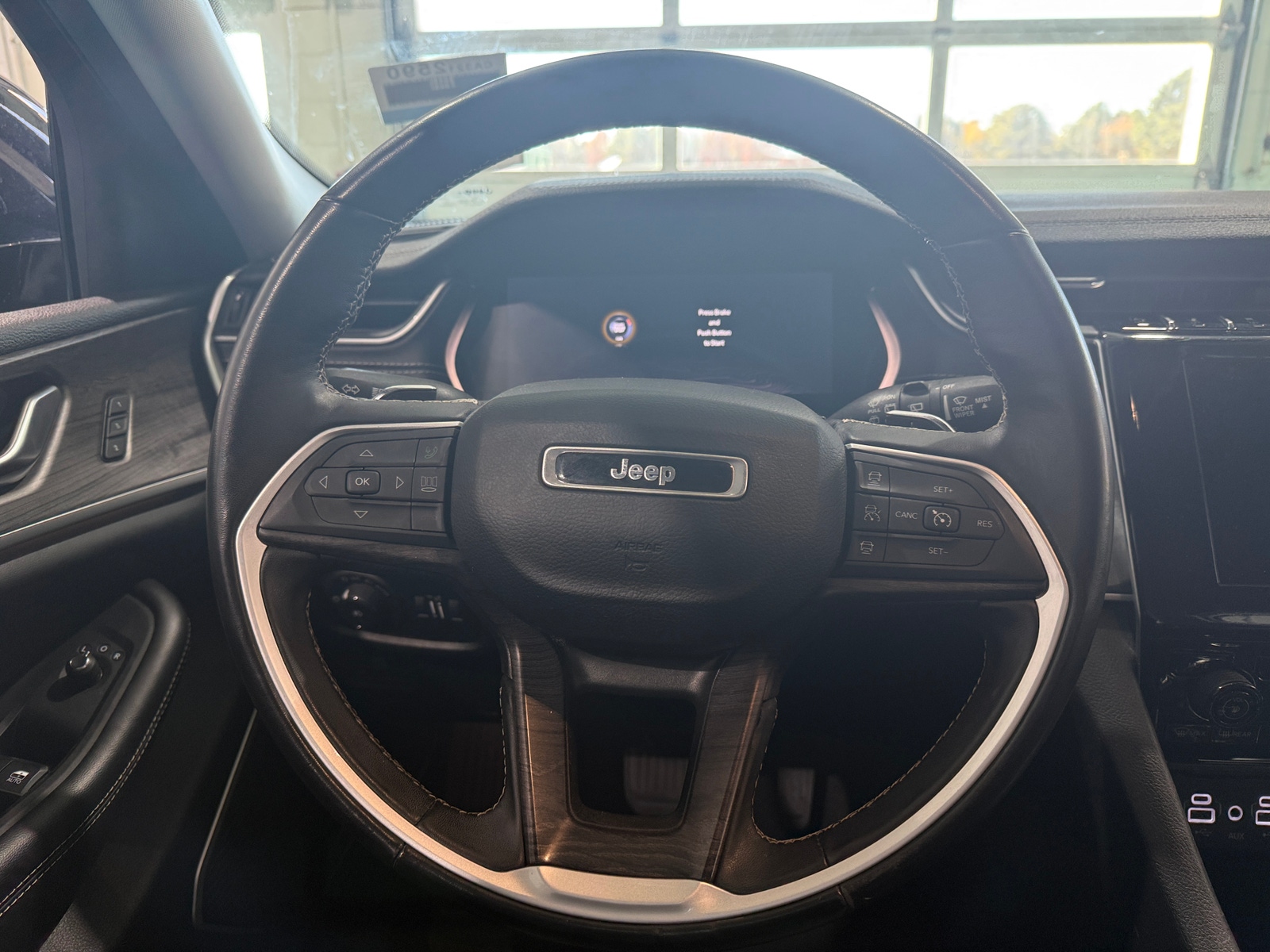 Thumbnail: 2022 Jeep Grand Cherokee L - 4