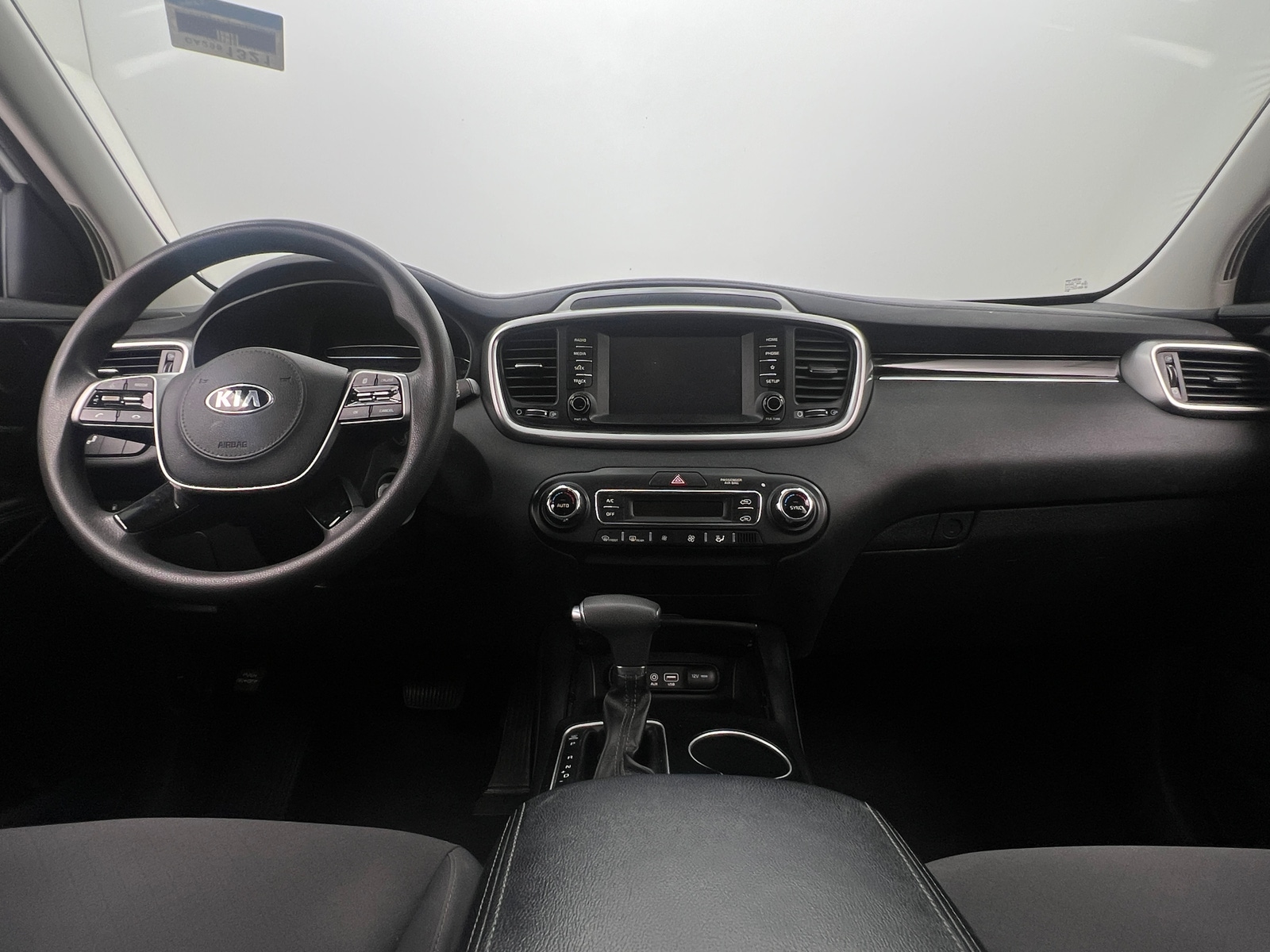 Thumbnail: 2019 Kia Sorento - 3
