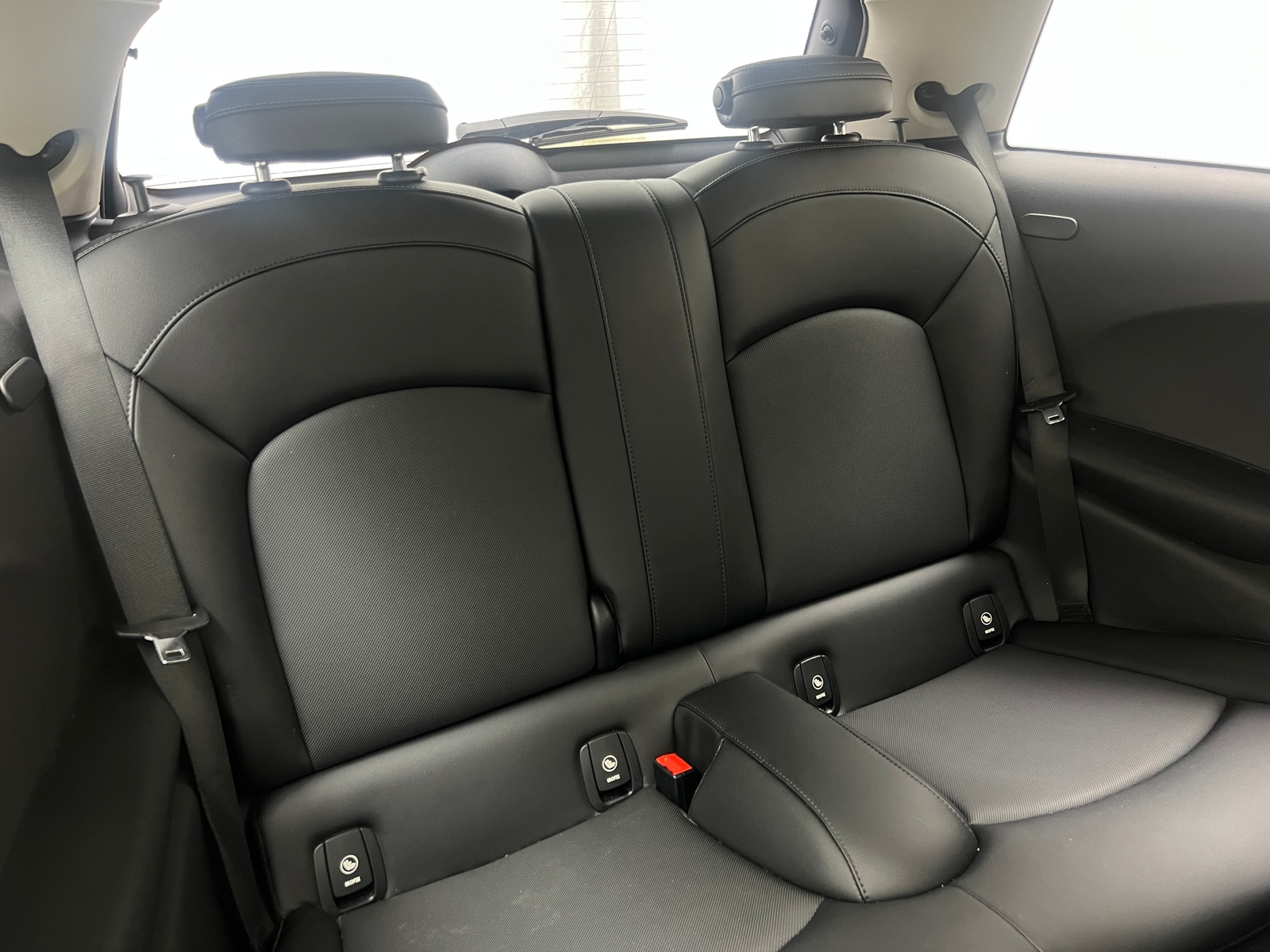 Thumbnail: 2016 MINI Cooper Hardtop - 5