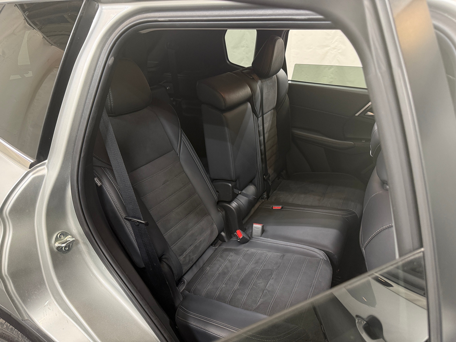 Thumbnail: 2024 Mitsubishi Outlander - 5