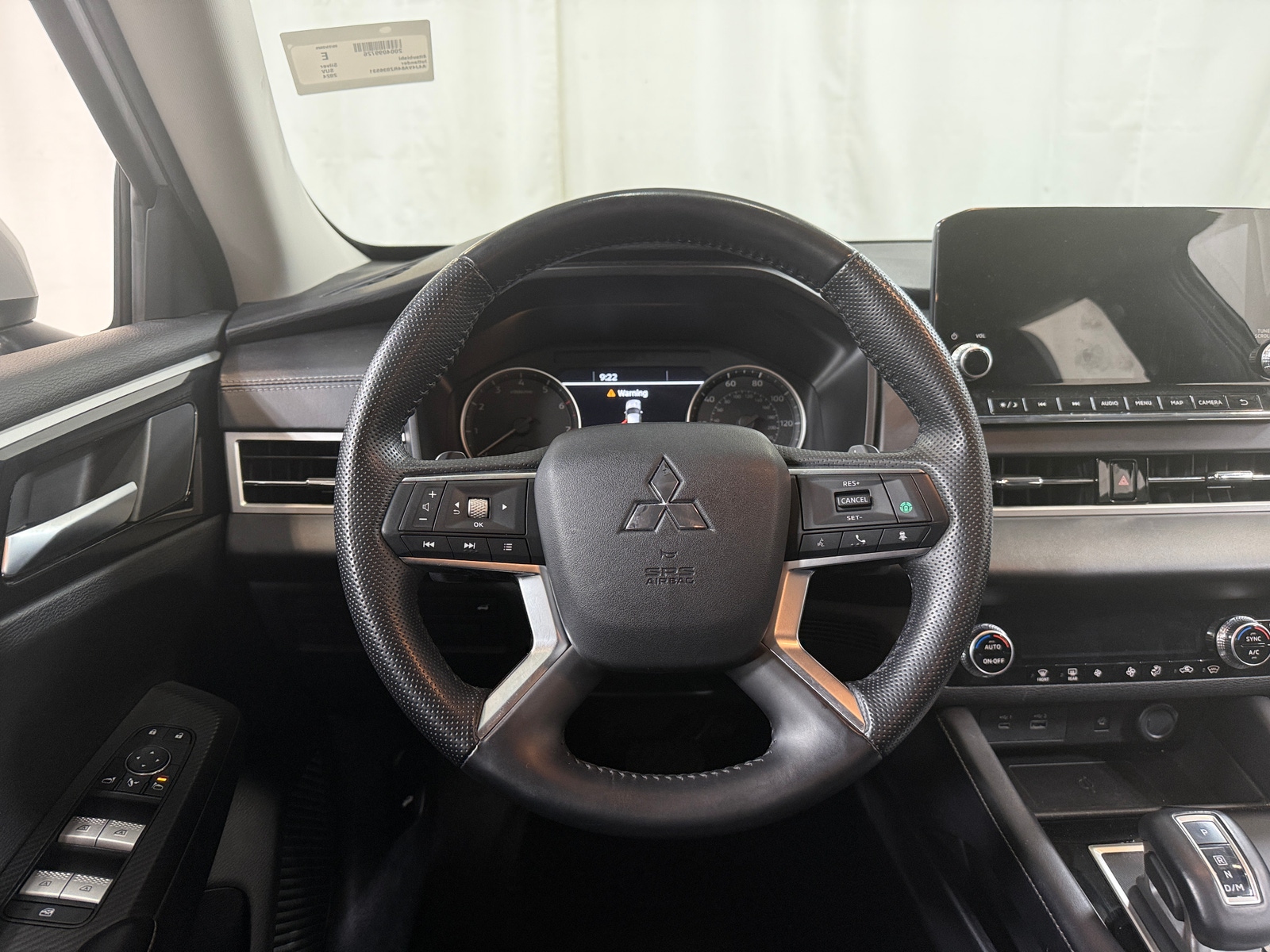 Thumbnail: 2024 Mitsubishi Outlander - 4