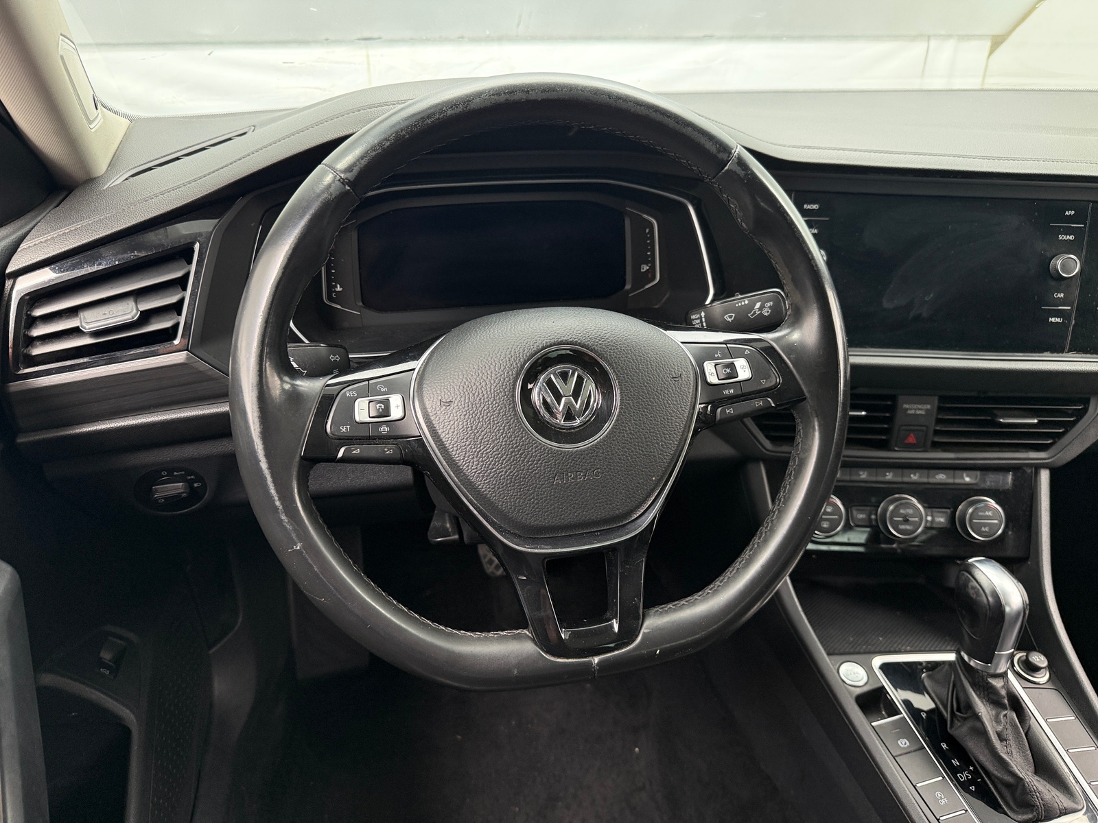 Thumbnail: 2019 Volkswagen Jetta - 4