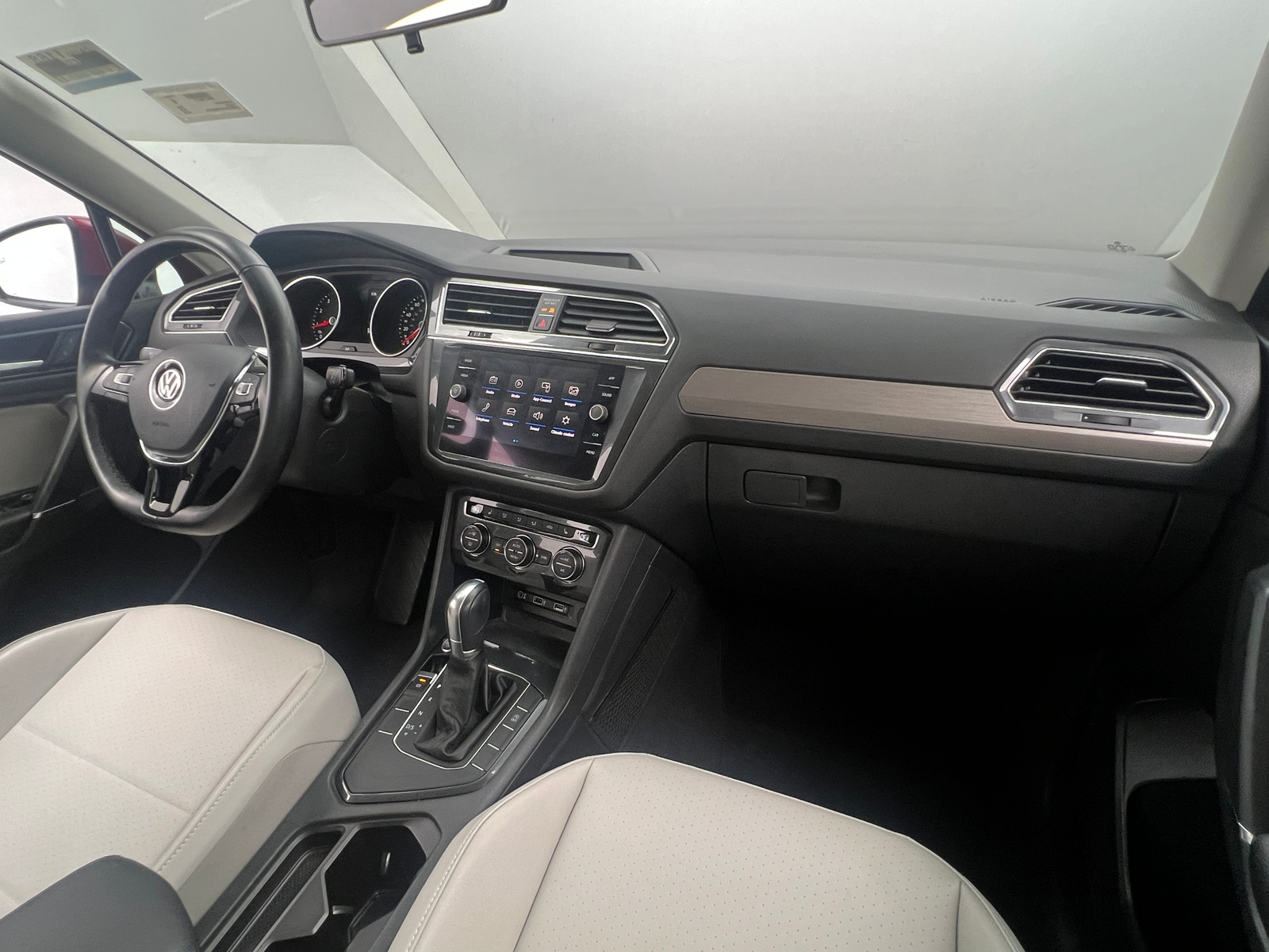 Thumbnail: 2018 Volkswagen Tiguan - 2