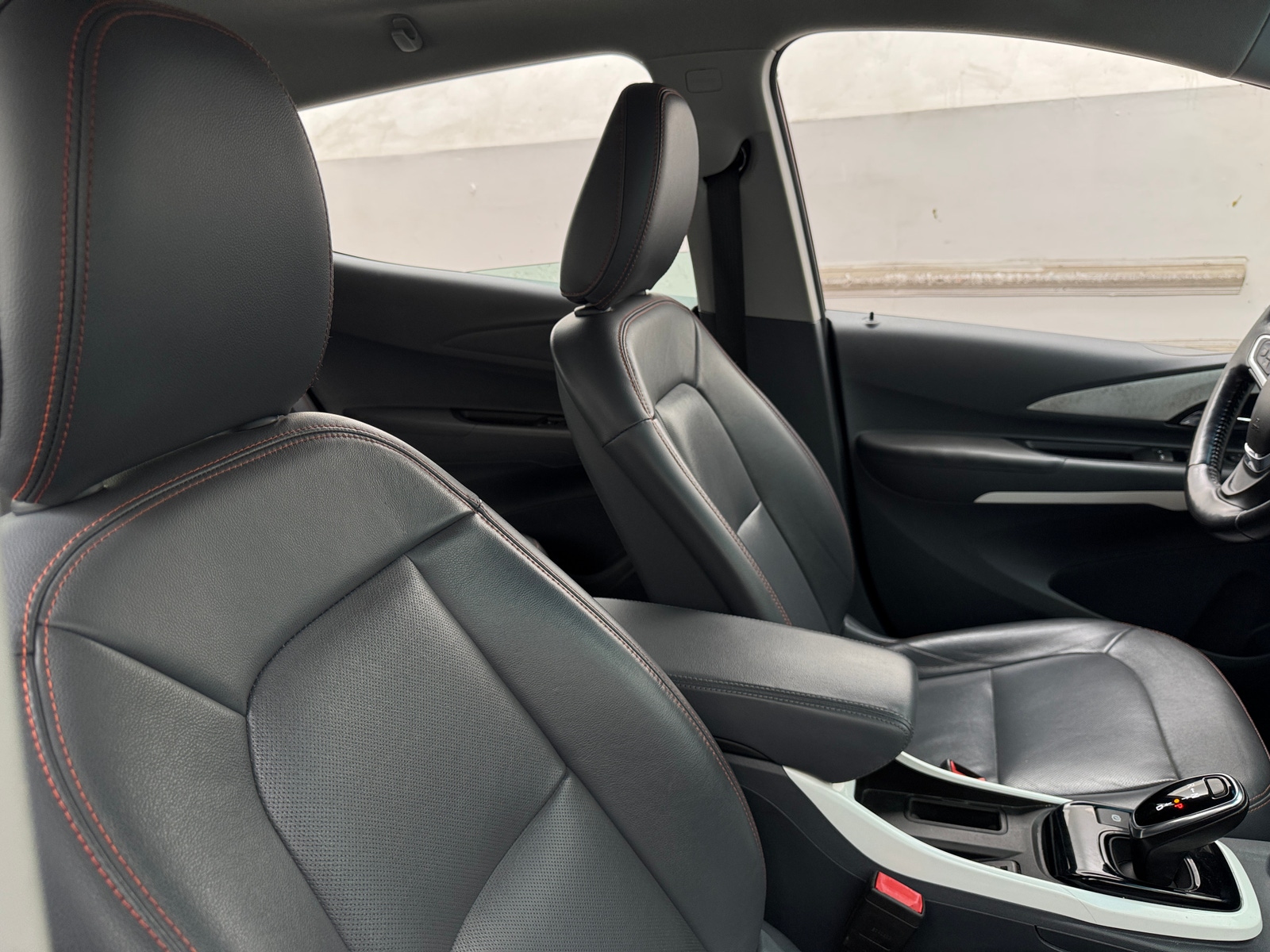 Thumbnail: 2020 Chevrolet Bolt EV - 2
