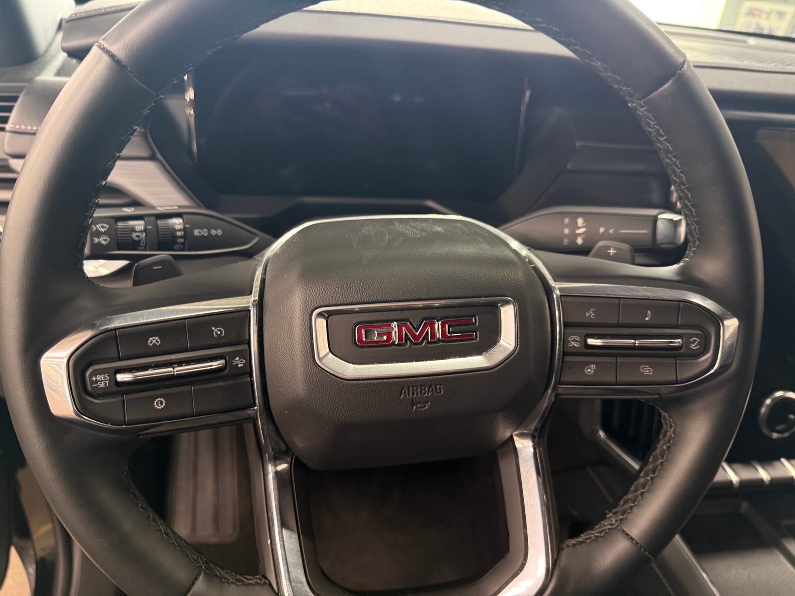 Thumbnail: 2025 GMC Acadia - 5