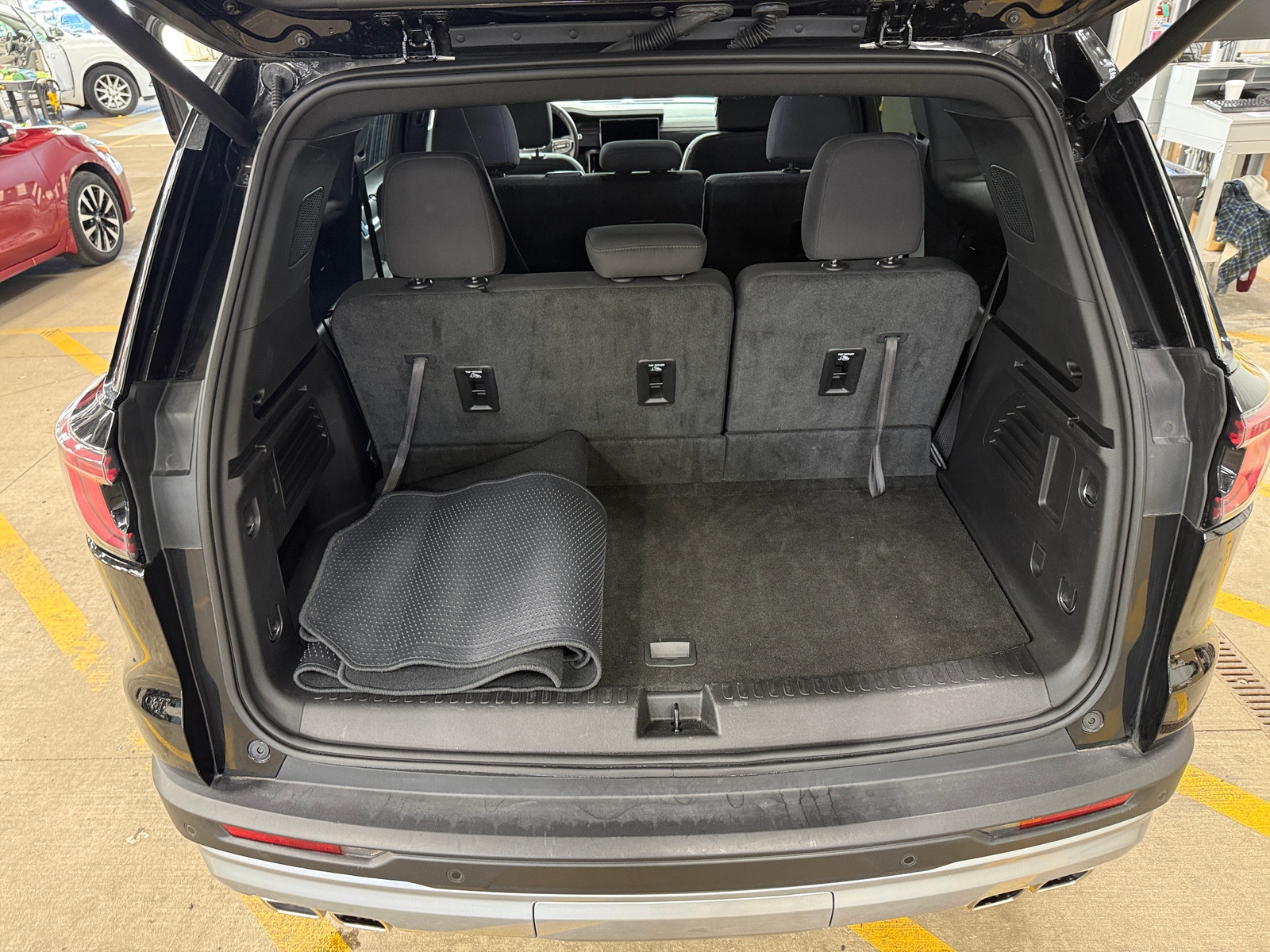 Thumbnail: 2025 GMC Acadia - 7