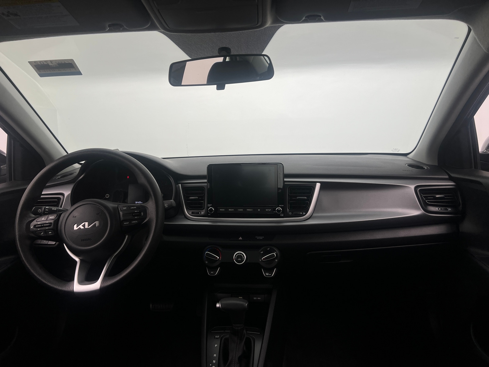 Thumbnail: 2023 Kia Rio - 3