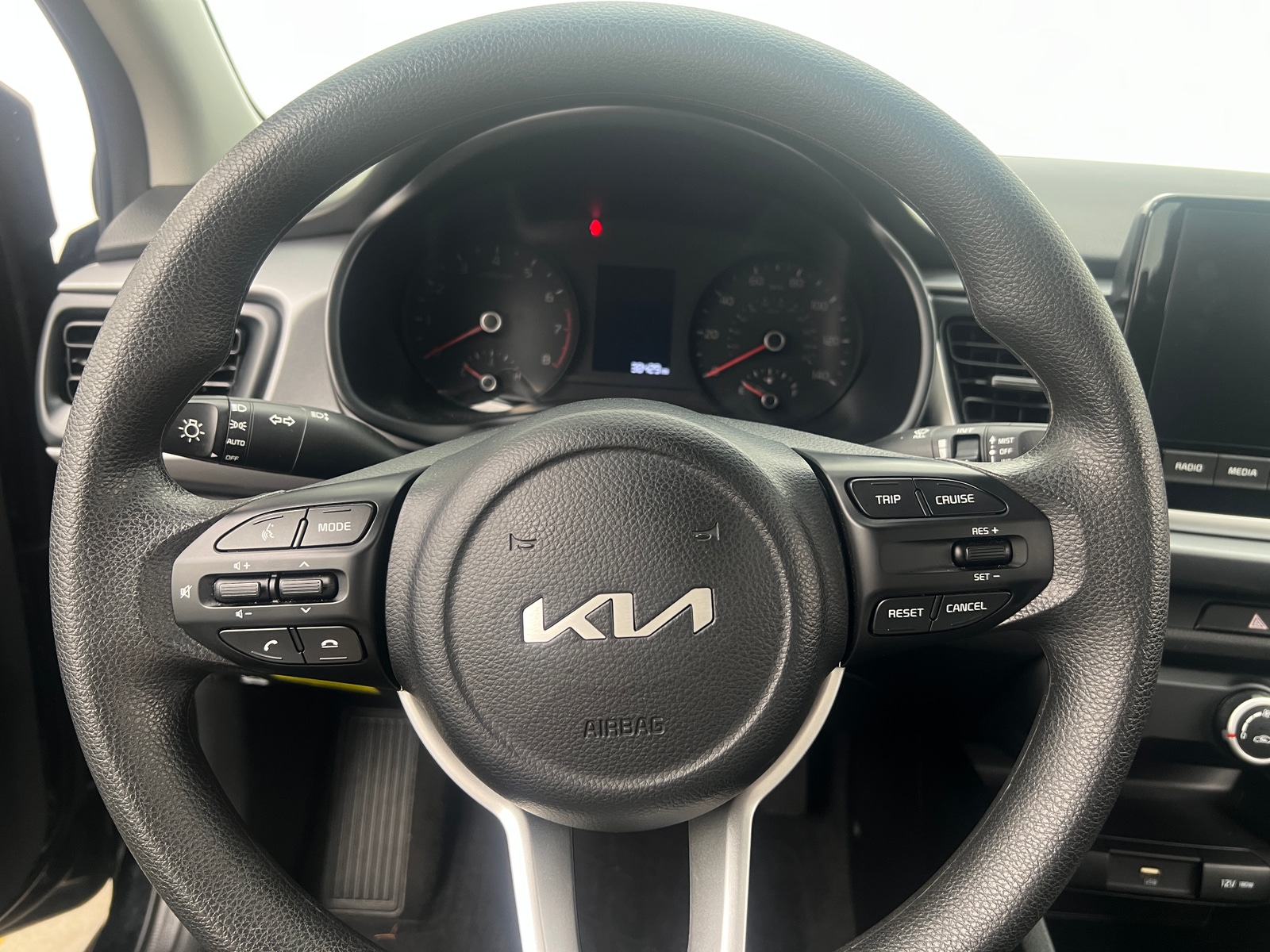 Thumbnail: 2023 Kia Rio - 5