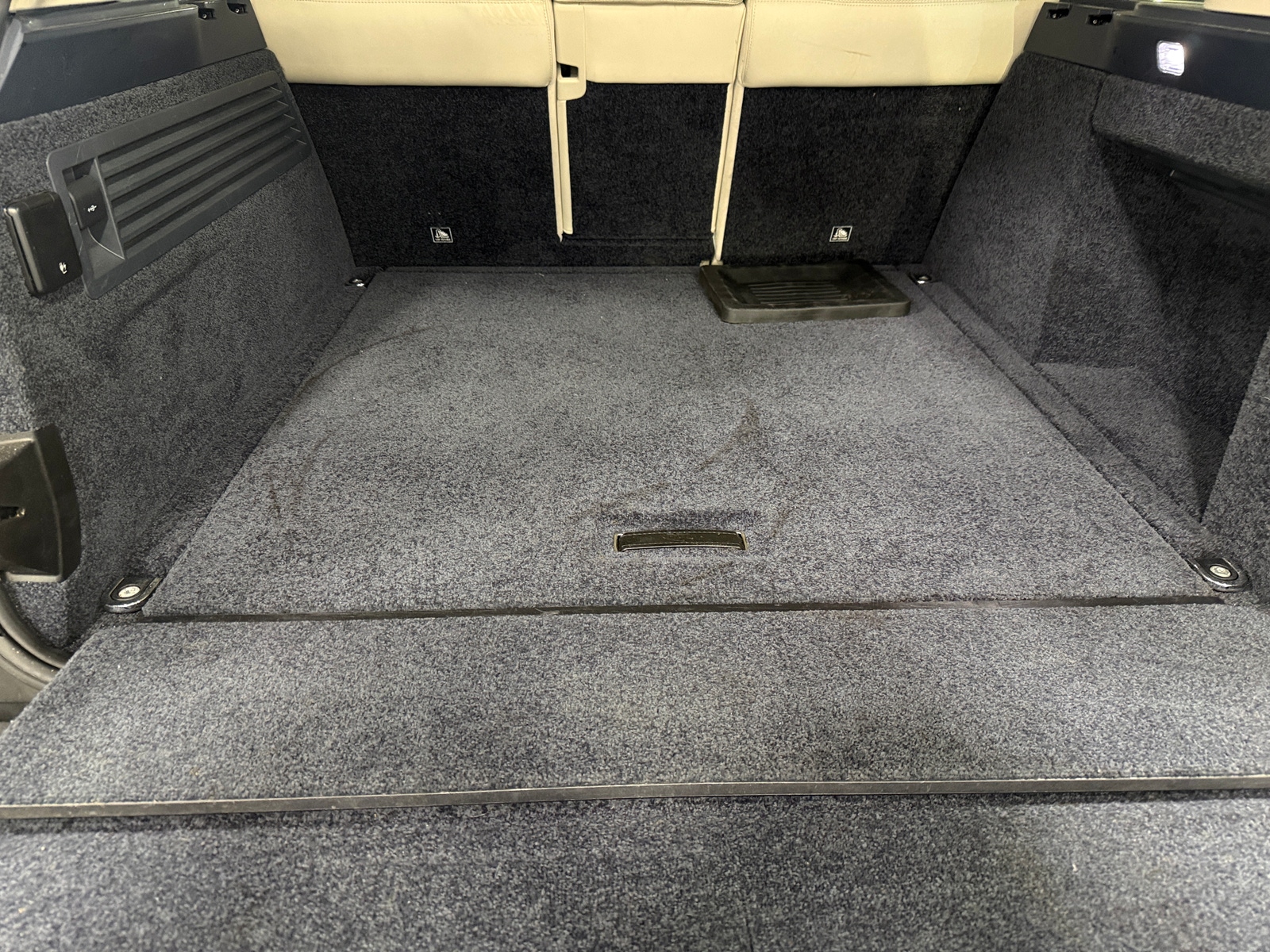 Thumbnail: 2019 Land Rover Range Rover - 6