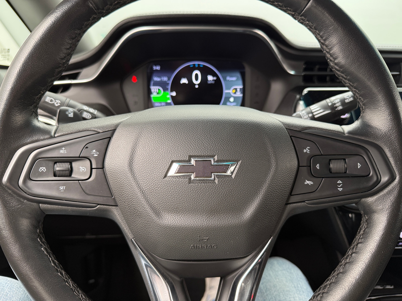 Thumbnail: 2023 Chevrolet Bolt EV - 4
