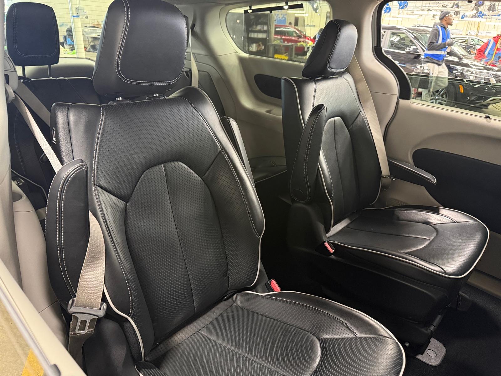 Thumbnail: 2021 Chrysler Pacifica - 5