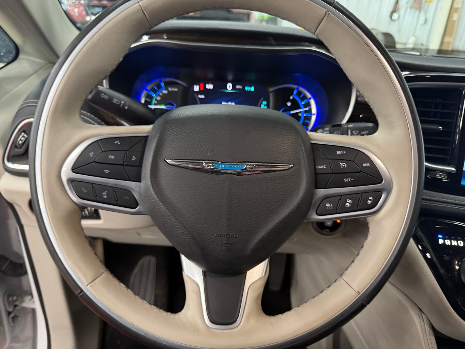 Thumbnail: 2021 Chrysler Pacifica - 4