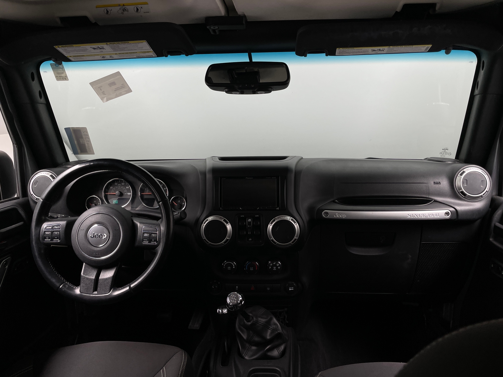 Thumbnail: 2017 Jeep Wrangler - 3