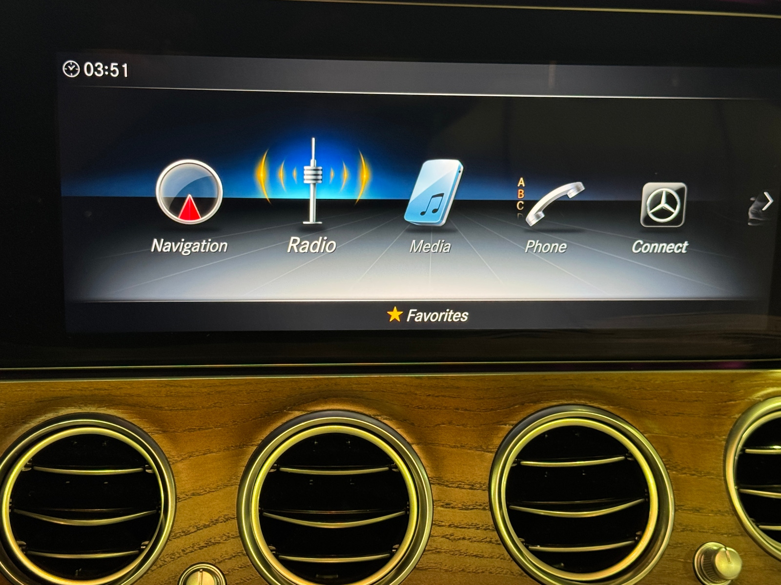 Thumbnail: 2020 Mercedes-Benz E-Class - 3