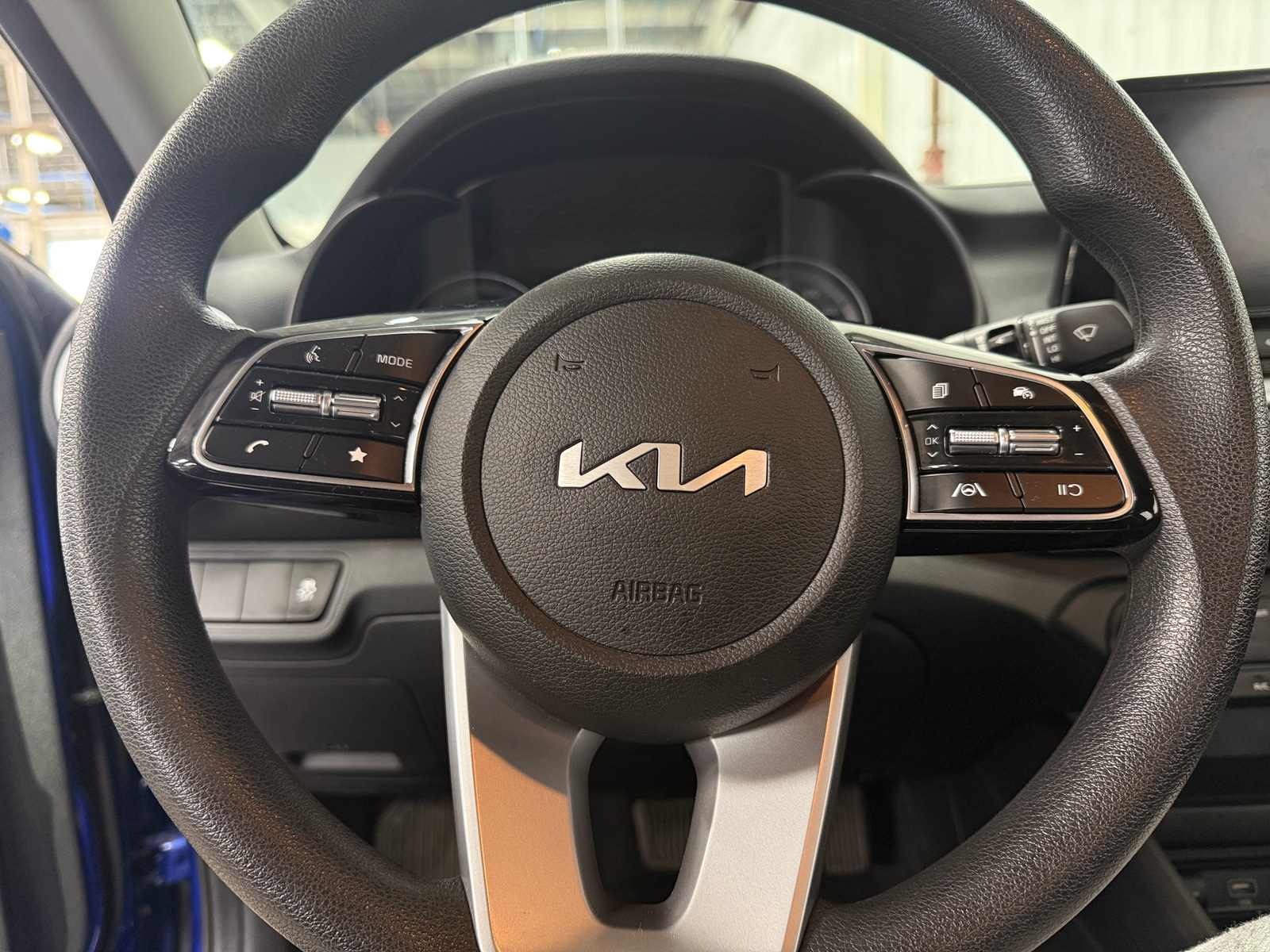 Thumbnail: 2023 Kia Forte - 5