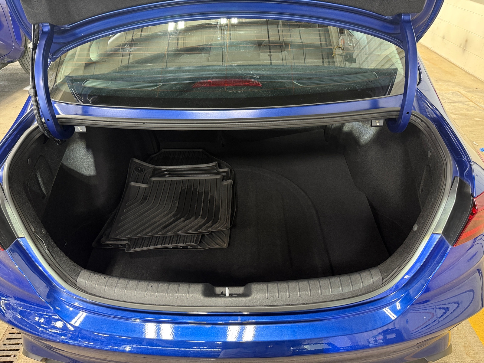 Thumbnail: 2023 Kia Forte - 7