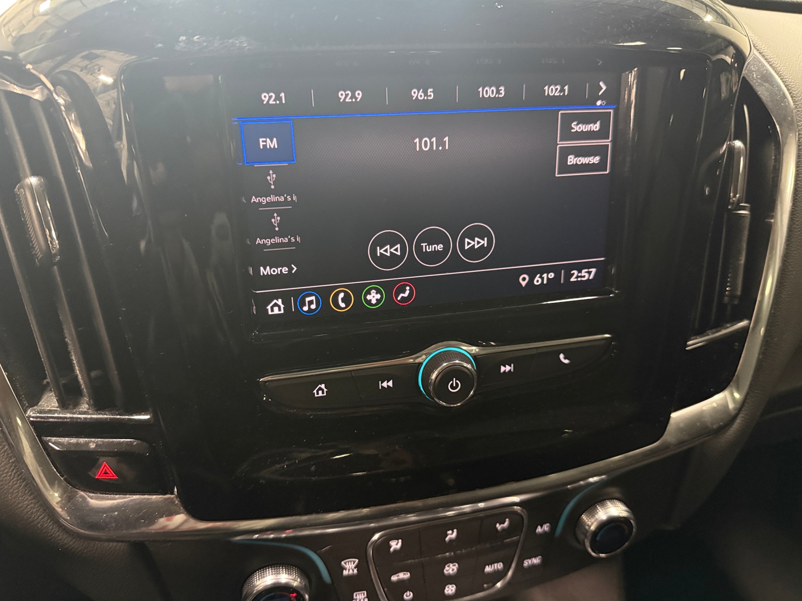 Thumbnail: 2021 Chevrolet Traverse - 4