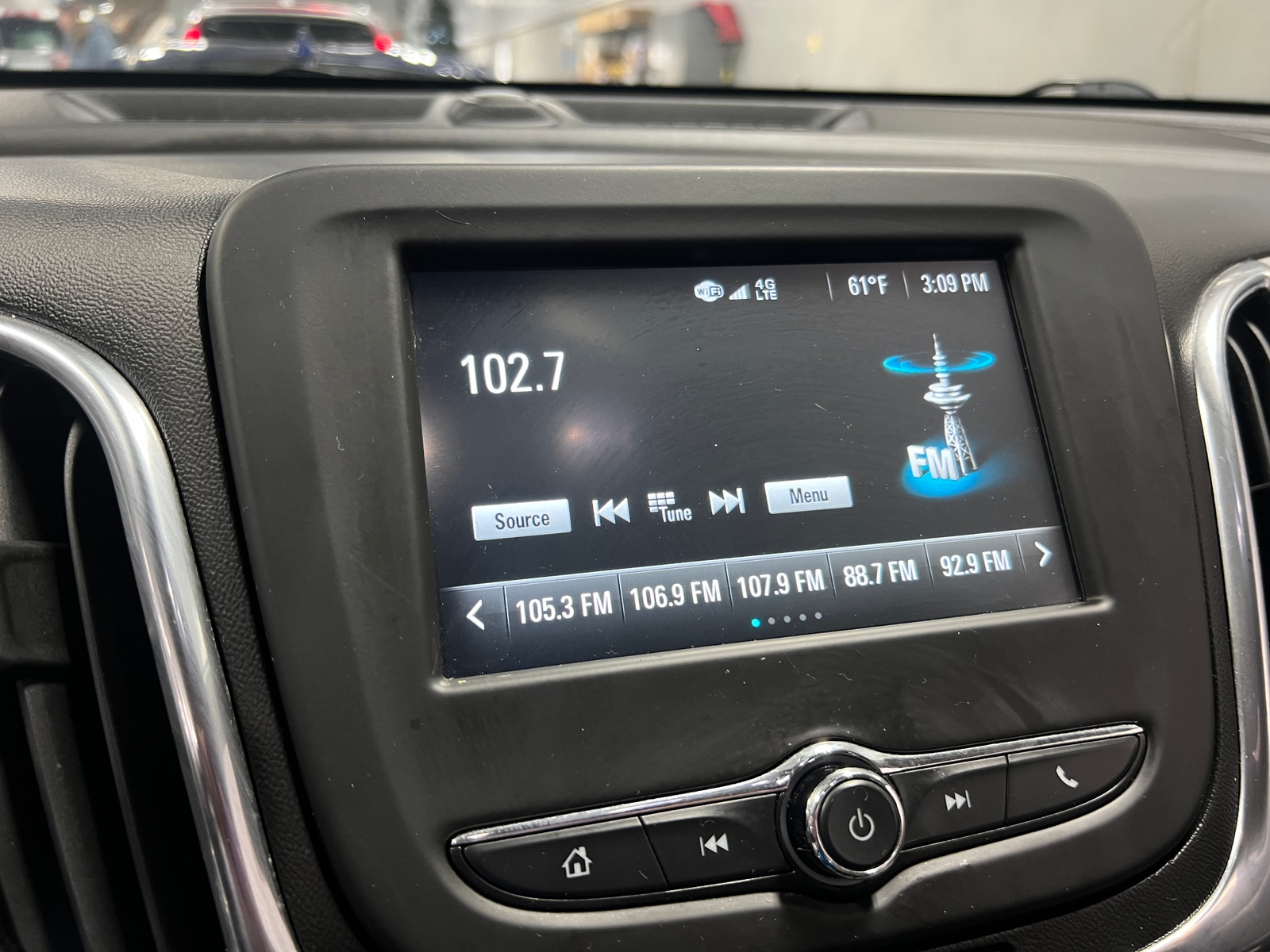 Thumbnail: 2018 Chevrolet Equinox - 4