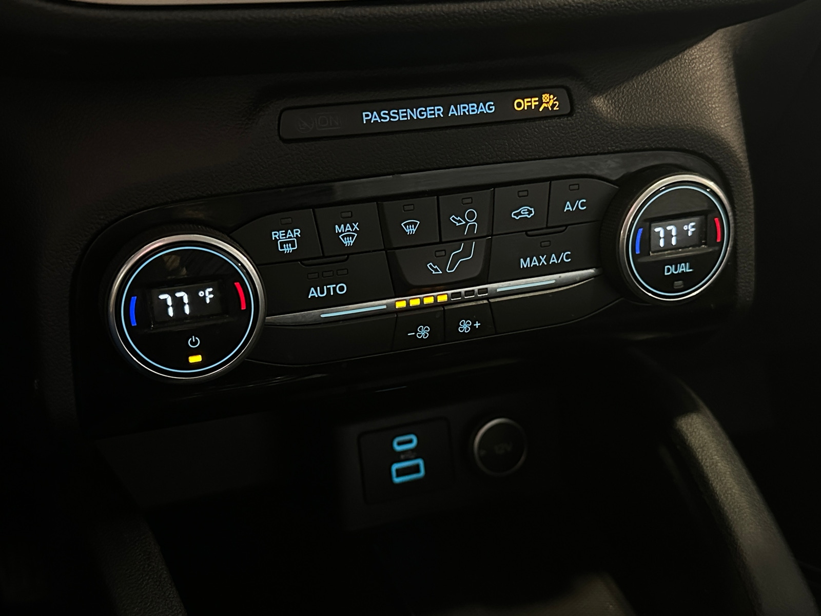 Thumbnail: 2021 Ford Escape - 4
