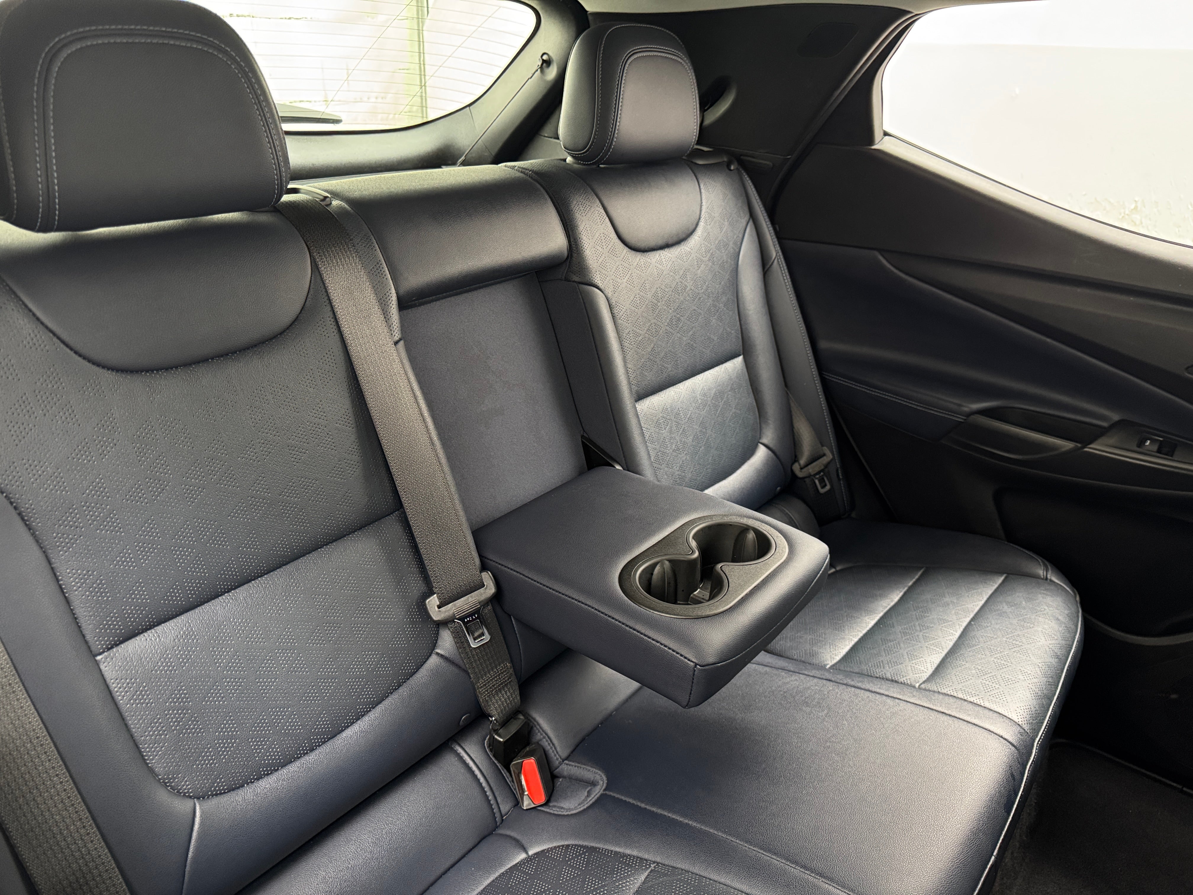 Used 2022 Chevrolet Bolt EUV LT with VIN 1G1FY6S00N4131411 for sale in Oak Creek, WI