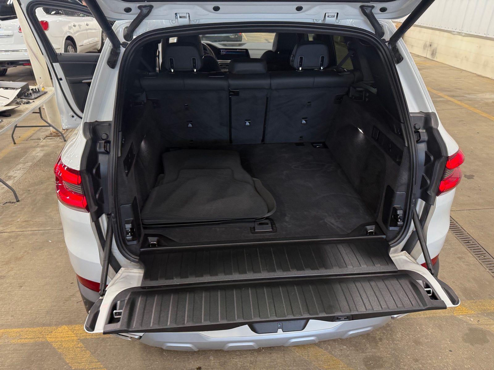 Thumbnail: 2022 BMW X5 - 6