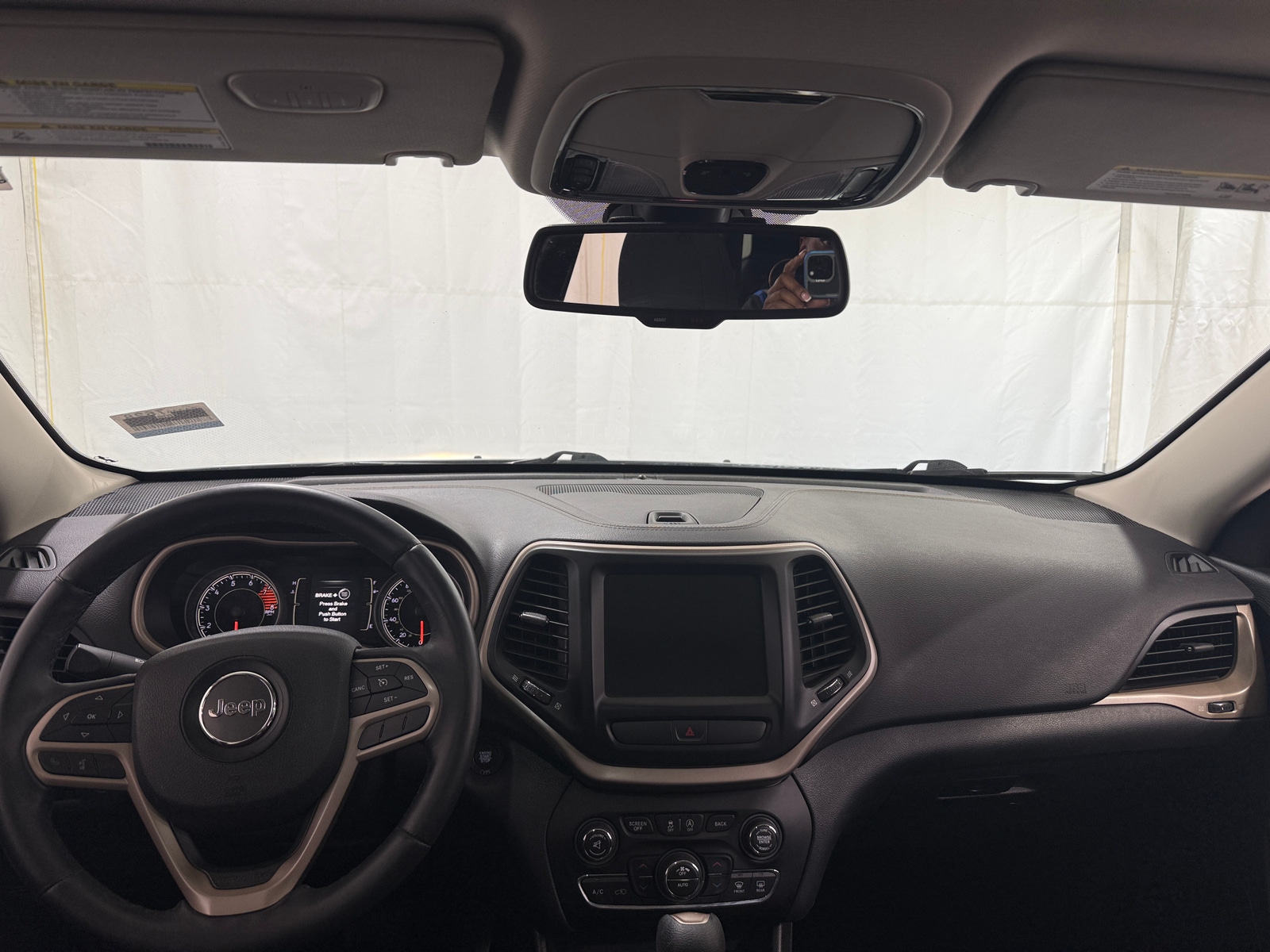 Thumbnail: 2017 Jeep Cherokee - 3