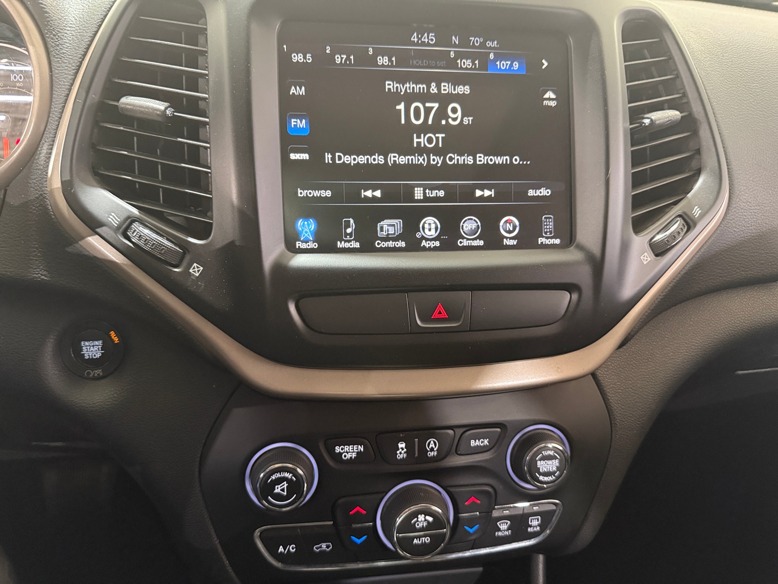 Thumbnail: 2017 Jeep Cherokee - 4