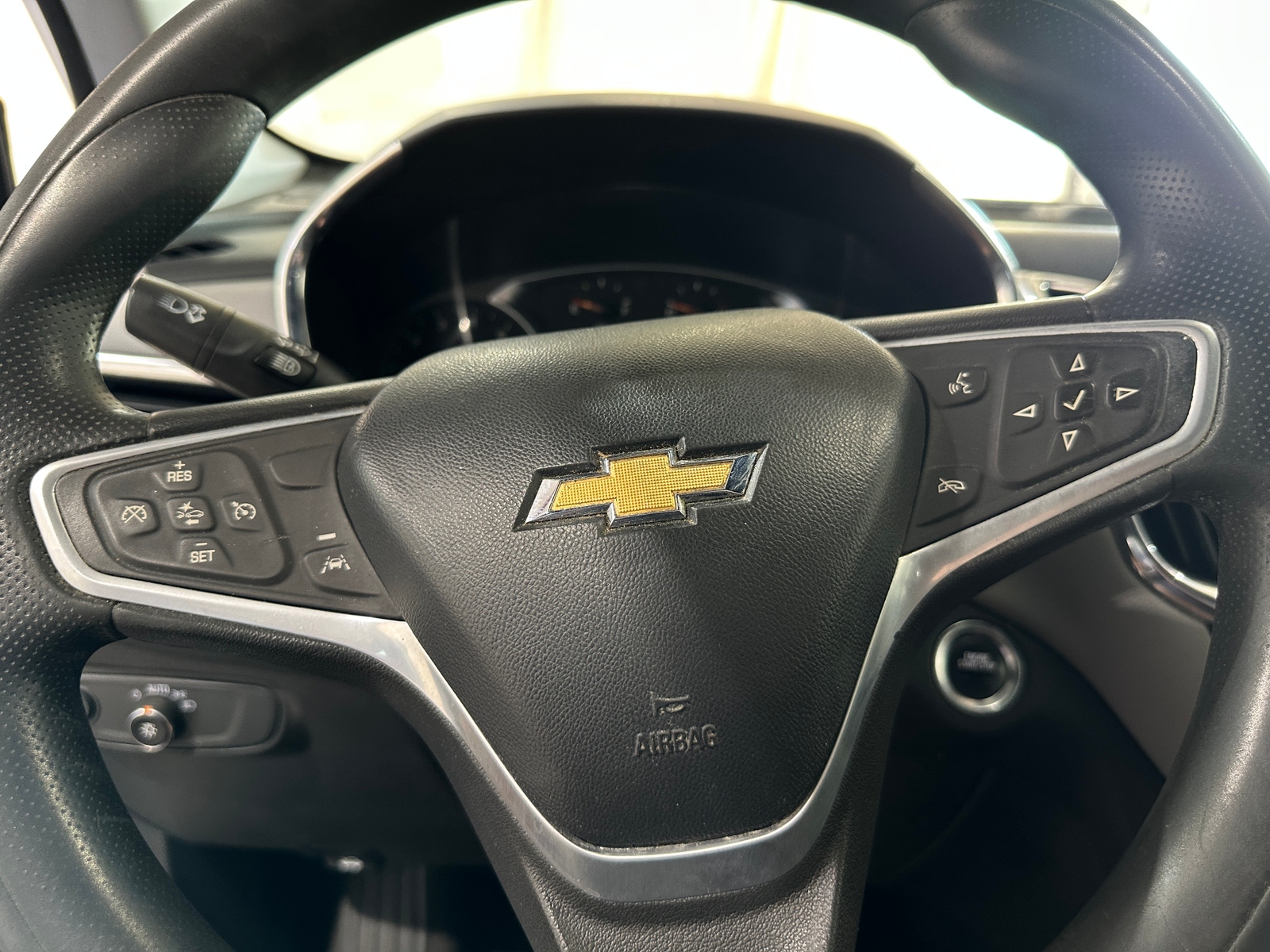 Thumbnail: 2022 Chevrolet Equinox - 5