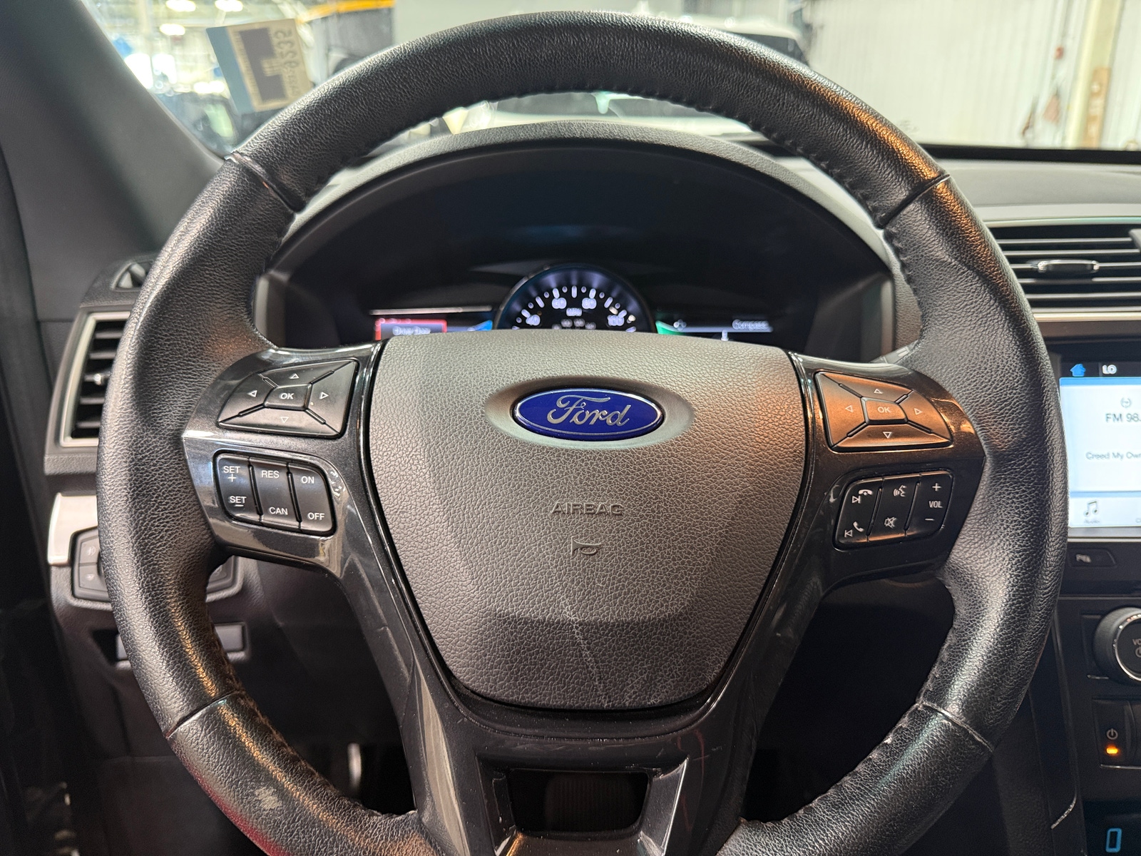 Thumbnail: 2017 Ford Explorer - 5