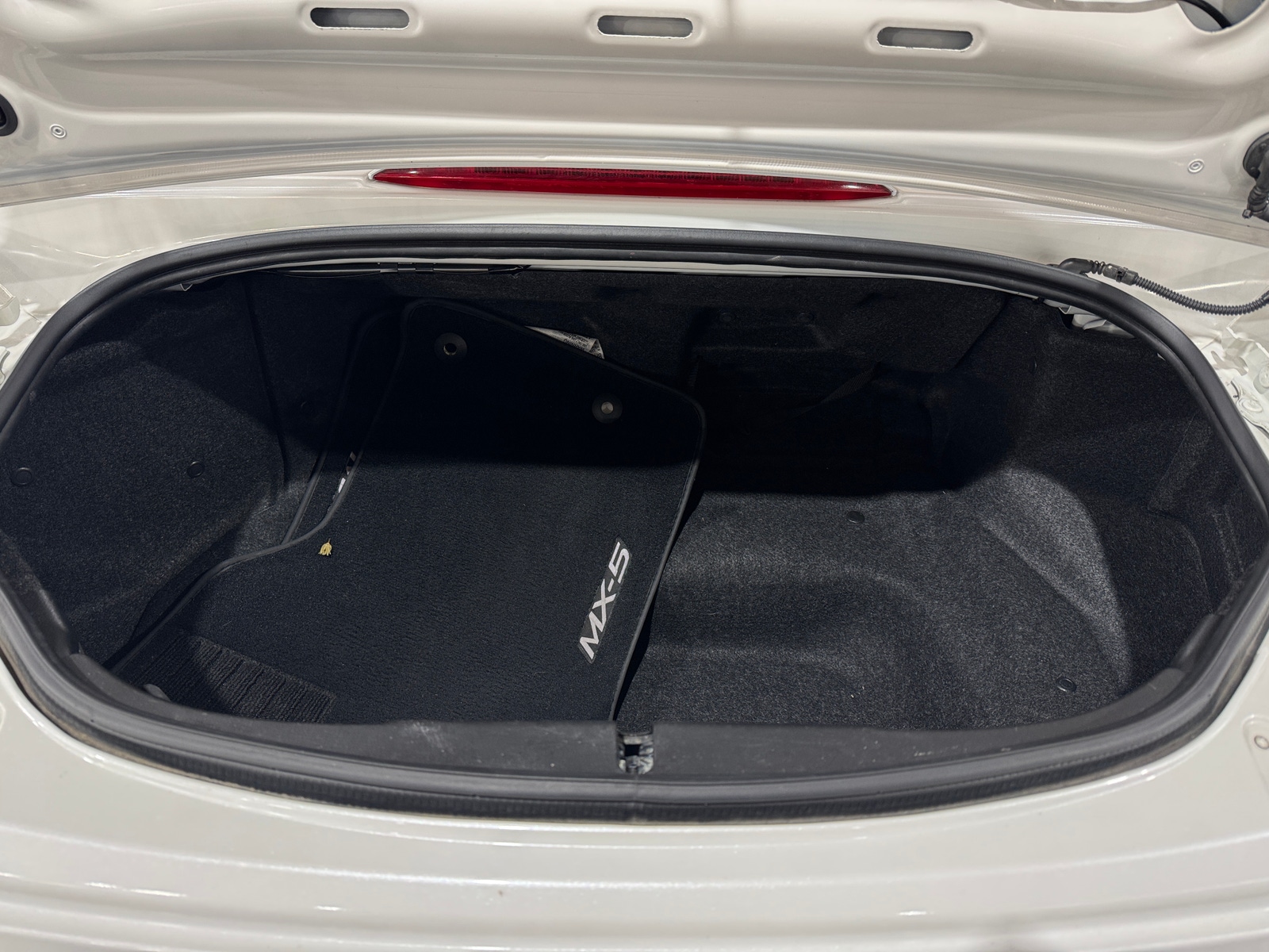 Thumbnail: 2018 Mazda MX-5 Miata - 5